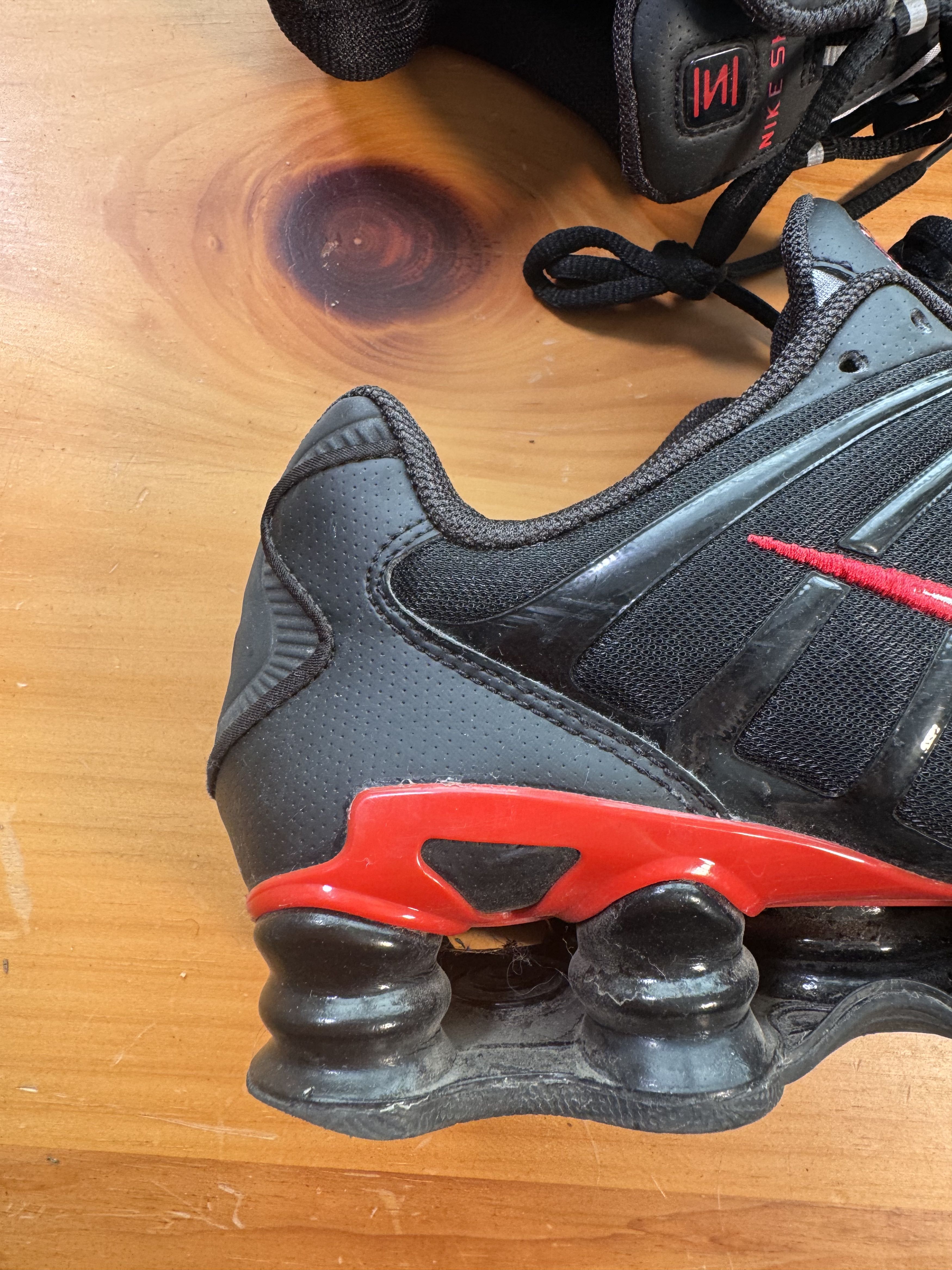 Nike Nike Shox TL Black University Red Mens Sneakers Size US 9 / EU 42 - 2 Thumbnail