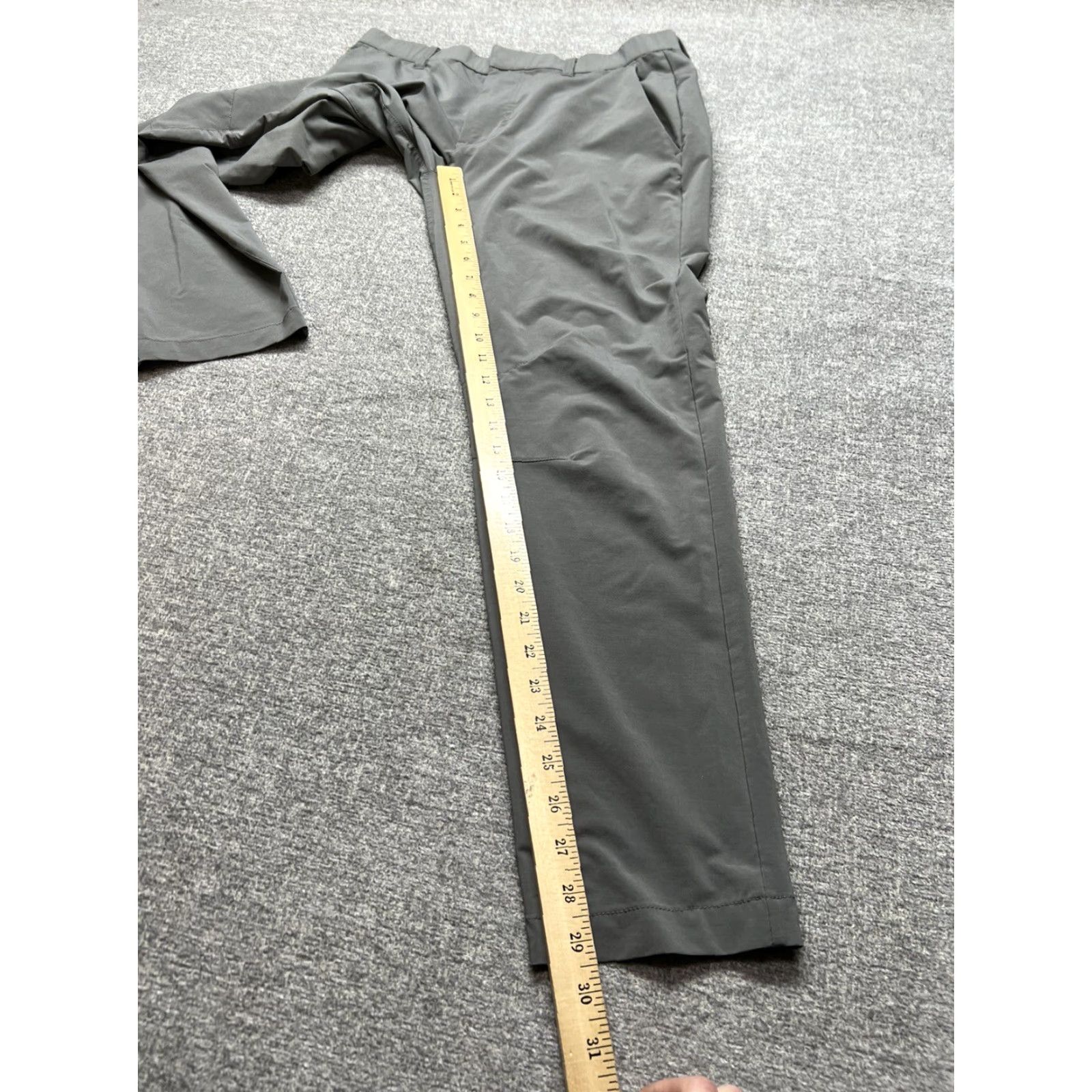 Fabletics Fabletics Pants Mens 30x29 Gray Straight Athletic Parachute Adult Medium Size US 31 - 3 Thumbnail
