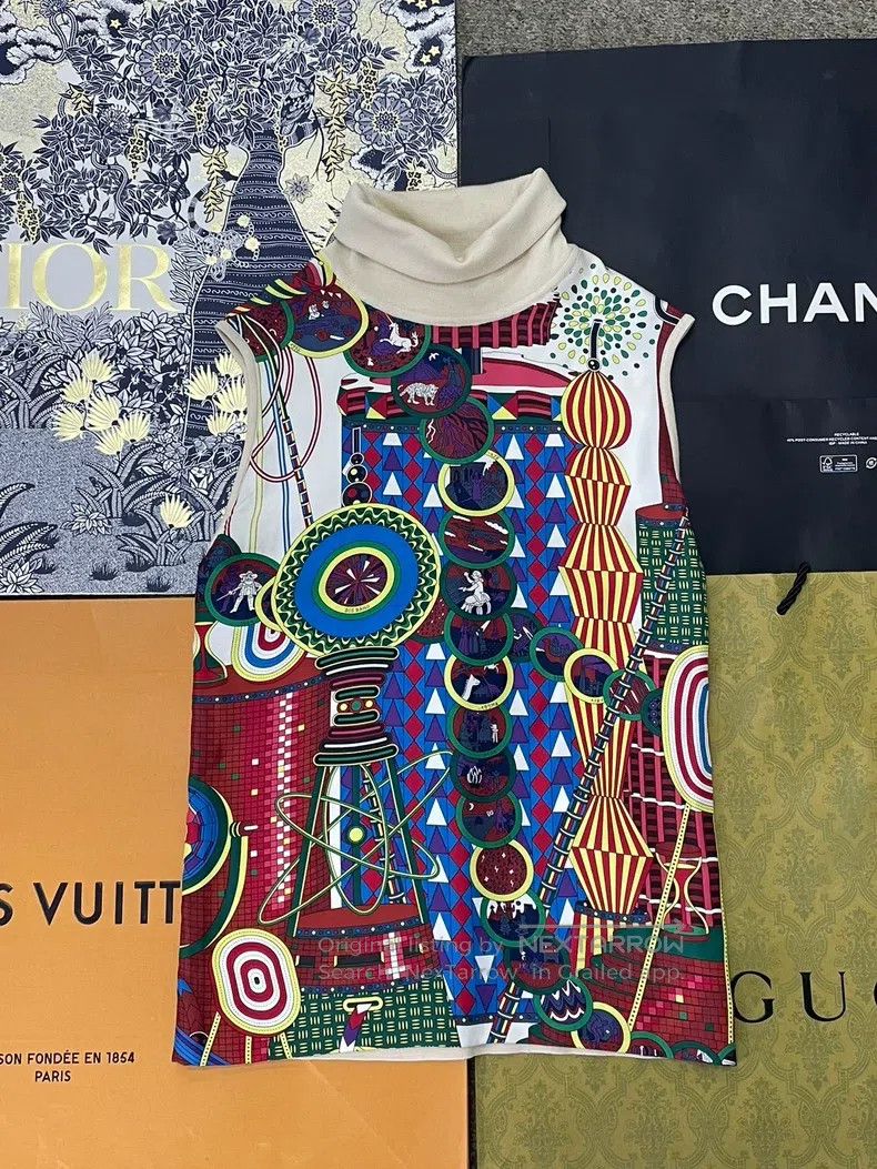 Hermes Hermes Silk and cashmere blend top with Hermès-style print Size XS / US 0-2 / IT 36-38 - 1 Thumbnail