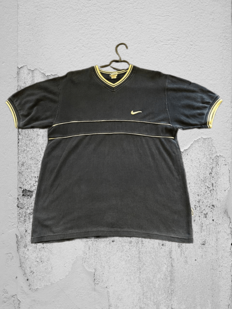 Nike × Vintage 90s Nike Swoosh Vintage Y2K Retro Tee T-Shirts size L Size US L / EU 52-54 / 3 - 1 Thumbnail