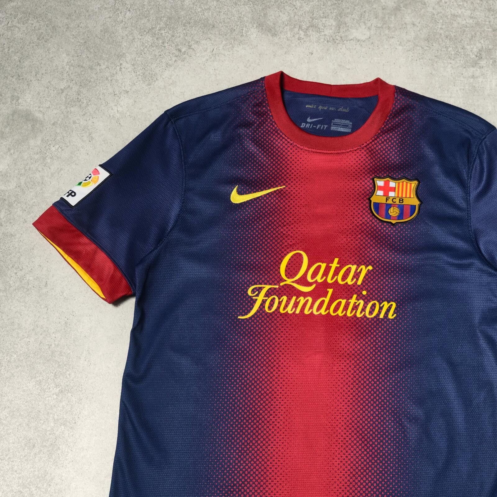 Nike 2012/13 Barcelona Home Shirt Nike Iniesta (L/XL) Size US L / EU 52-54 / 3 - 3 Thumbnail