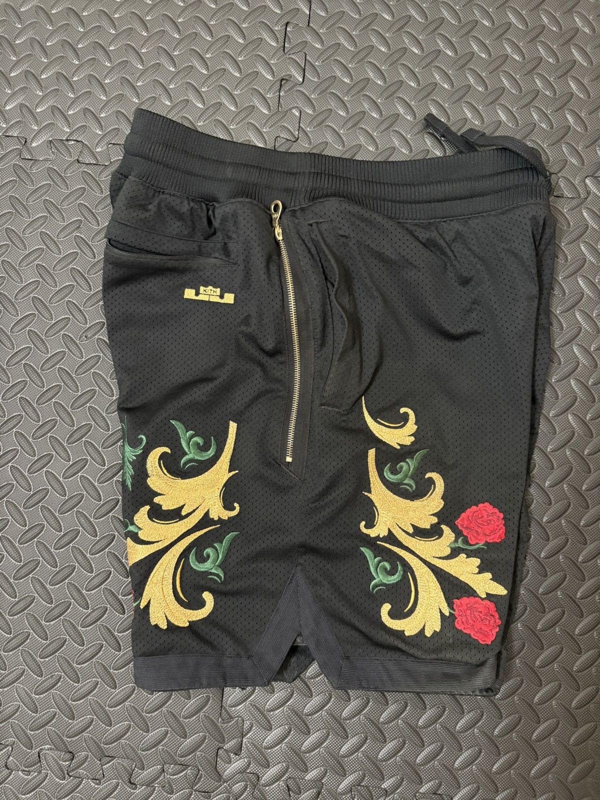 Kith × Nike Kith x Nike Lebron Cloak Shorts Size L Size US 34 / EU 50 - 15 Thumbnail