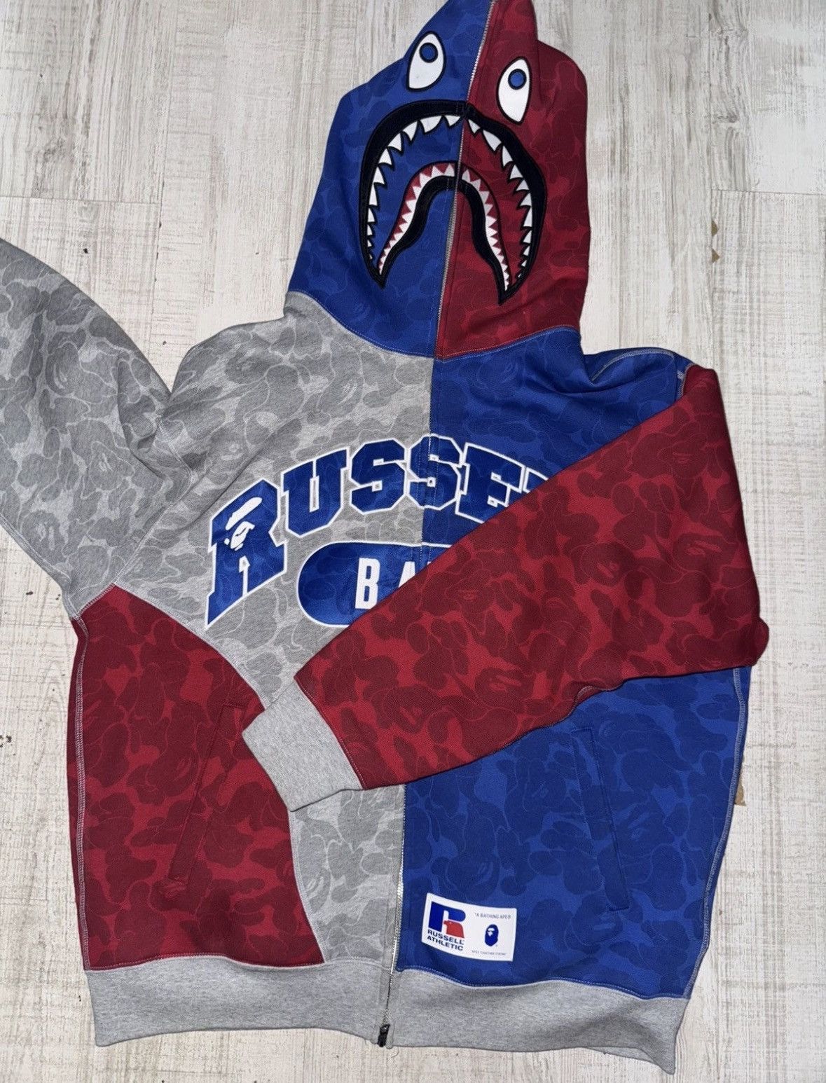 Bape × Russell Athletic bape shark fullzip Size US XL / EU 56 / 4 - 1 Thumbnail