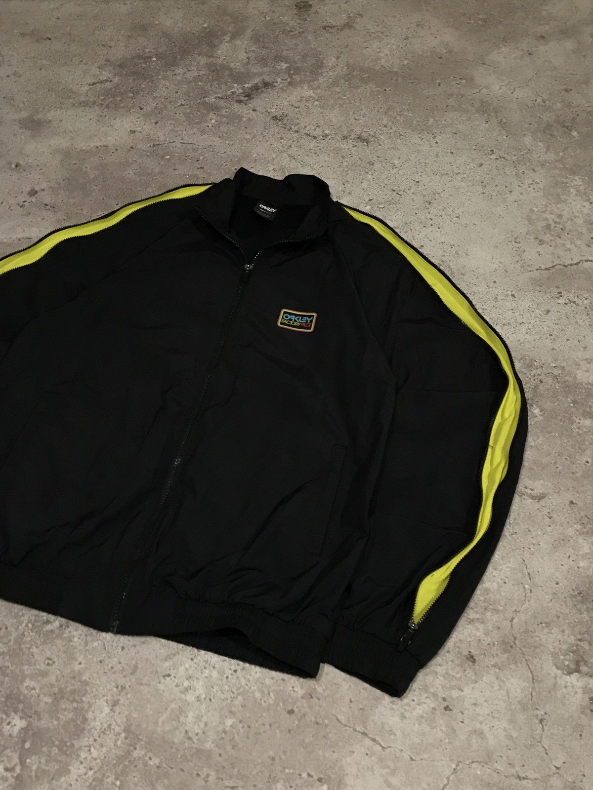 Oakley × Vintage Vintage Light Jacket Oakley Nylon Zip Bomber Jacket Black S Size US S / EU 44-46 / 1 - 2 Thumbnail