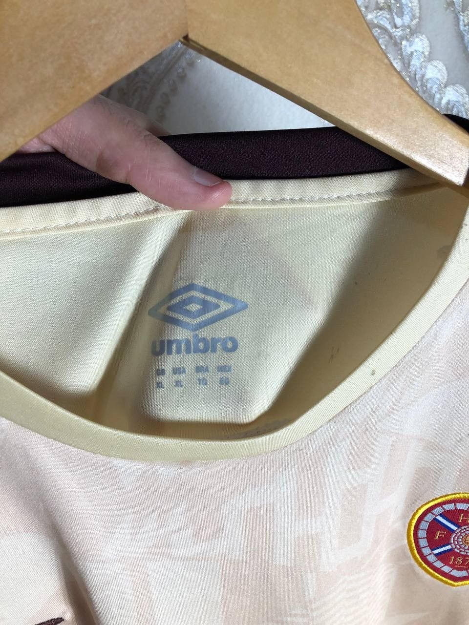Umbro VERY RARE UMBRO HEARTS OF MIDLOTHIAN ENGLAND SOCCER JERSEY Size US XL / EU 56 / 4 - 6 Thumbnail