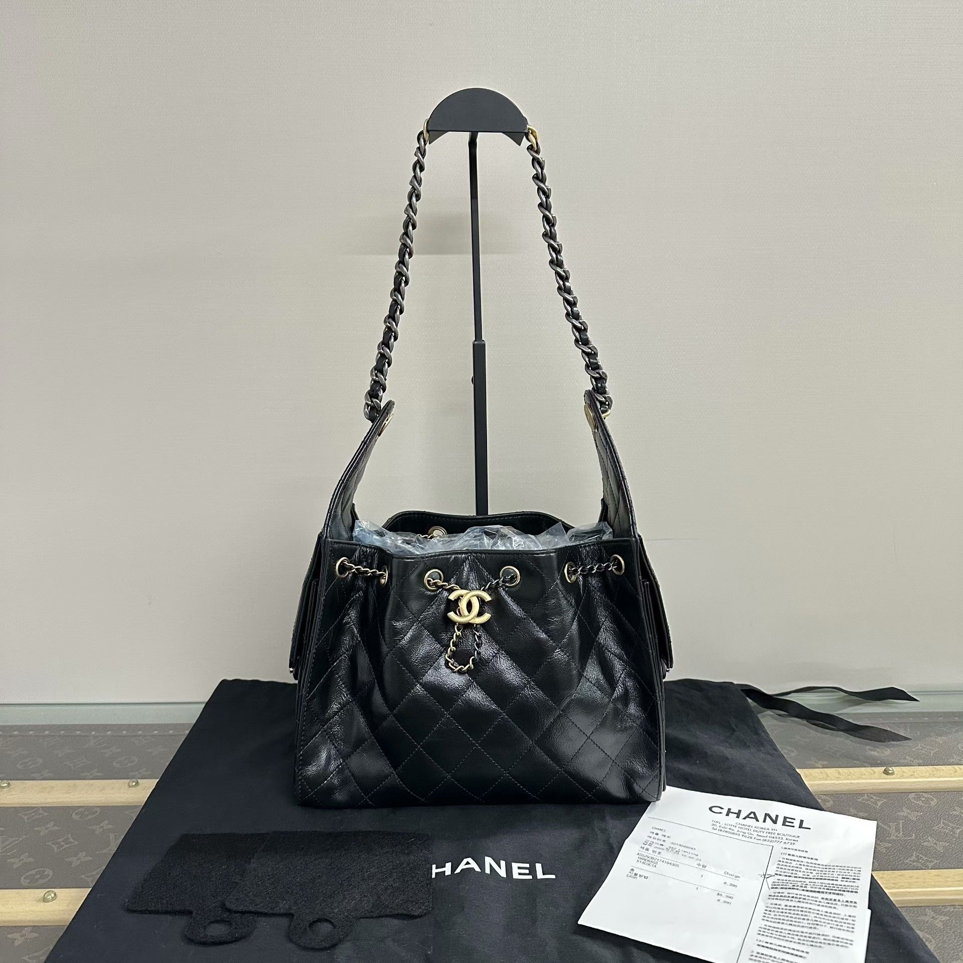 Chanel Pre-loved Bag Very good condition Size ONE SIZE - 1 Thumbnail