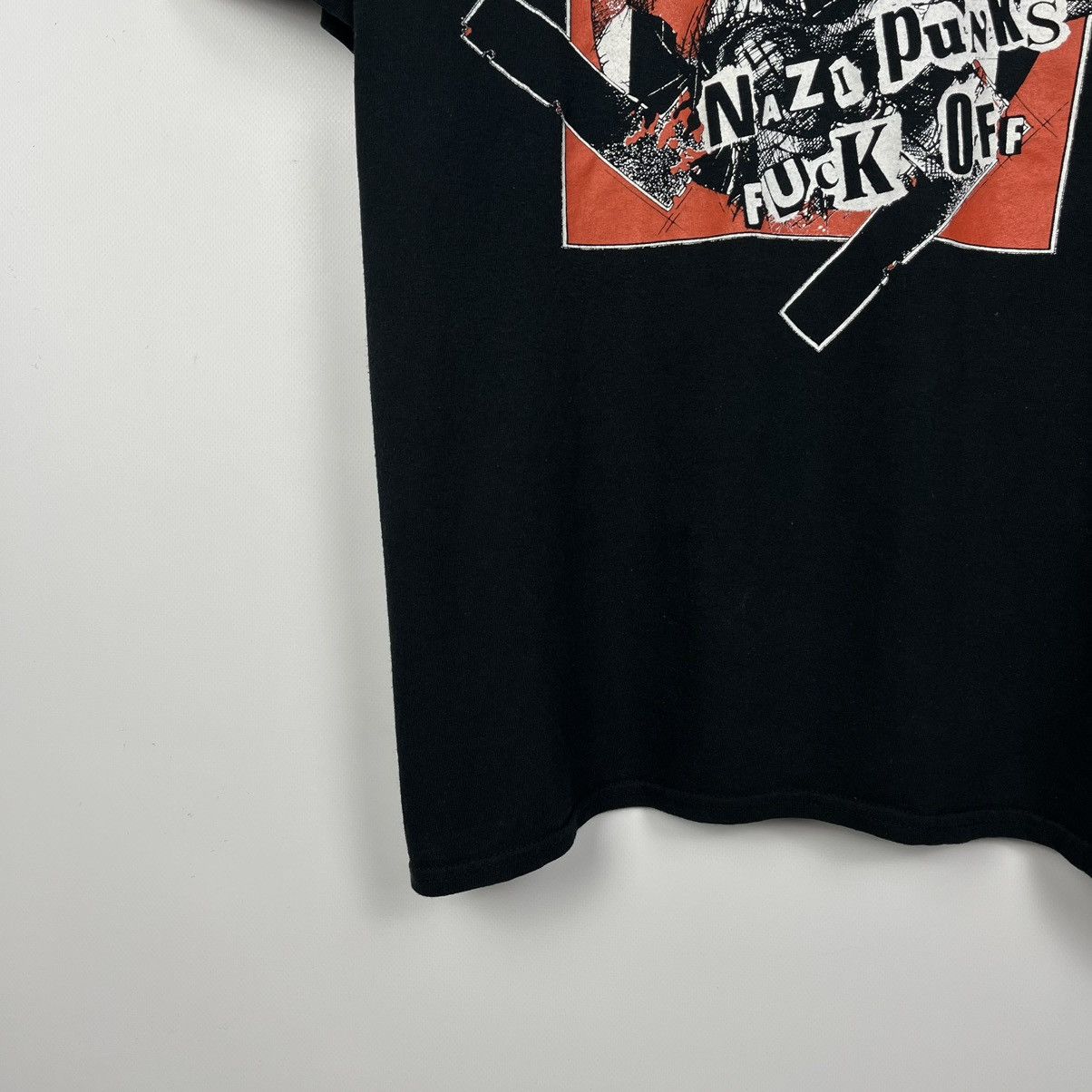 Band Tees Vintage Napalm Death Nazi Punks Fuck Off band T Shirt 2003 Size US XL / EU 56 / 4 - 4 Thumbnail