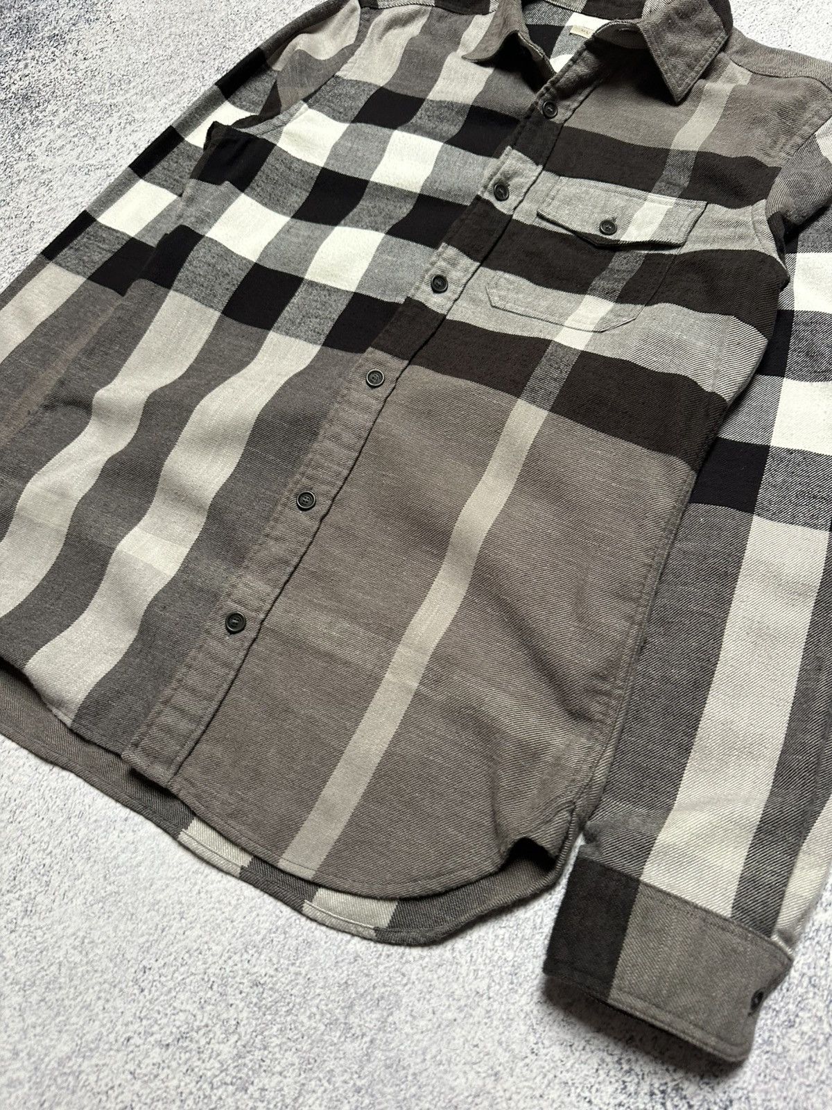 Burberry Burberry Brit Gray Shirt Nova Check Long Sleeve Tartan Shirt Size US S / EU 44-46 / 1 - 6 Thumbnail