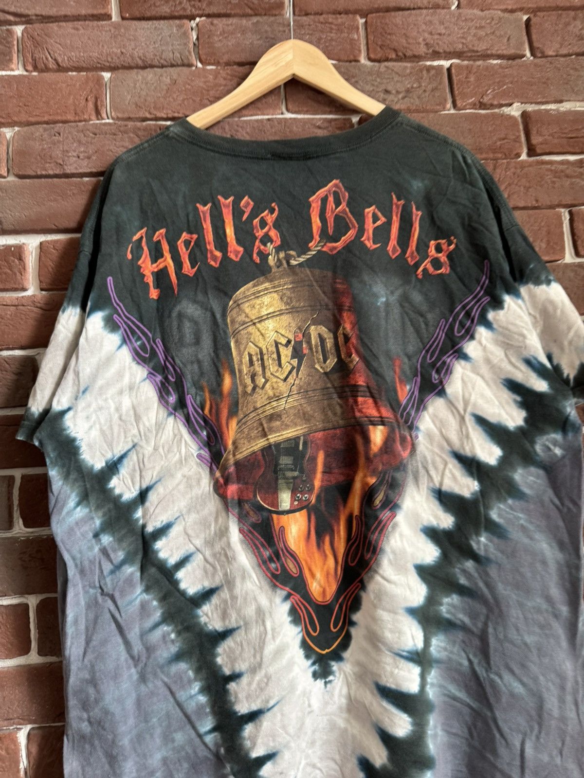 Band Tees 00s AC DC Hells Bells Vintage Metal Rock Tour Band Tee Black Size US XL / EU 56 / 4 - 4 Thumbnail