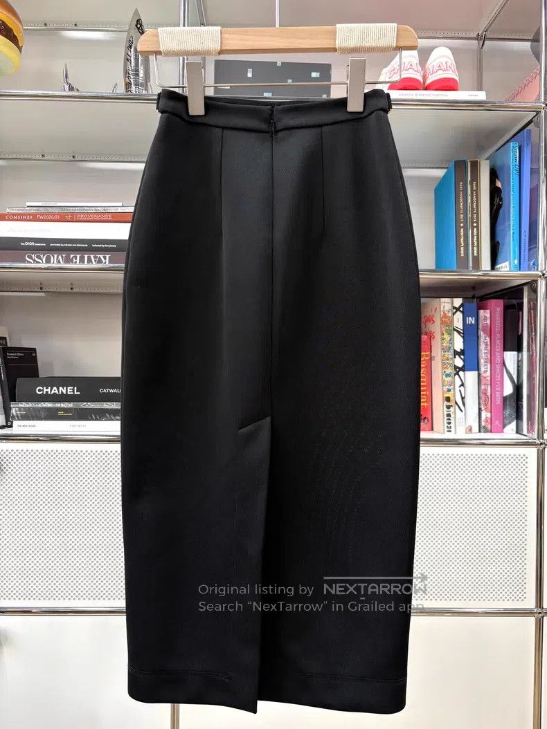 Fendi Fendi Black Pencil Skirt with Logo and Gold Buttons, Split Size 24" / US 00 / IT 34 - 3 Thumbnail