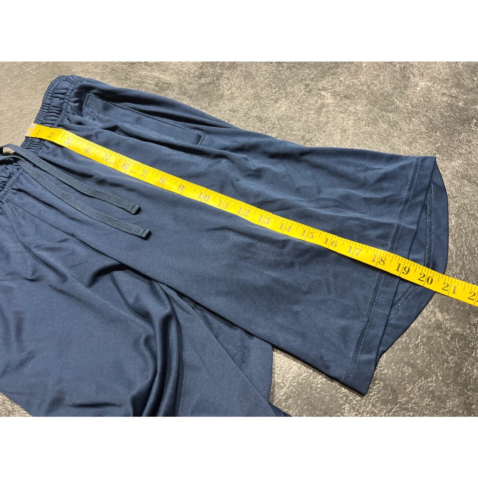 Under Armour Under Armour HeatGear Men's Basketball Shorts Small S Blue Solid Logo Activewear Lightweight Size US 29 - 5 Thumbnail