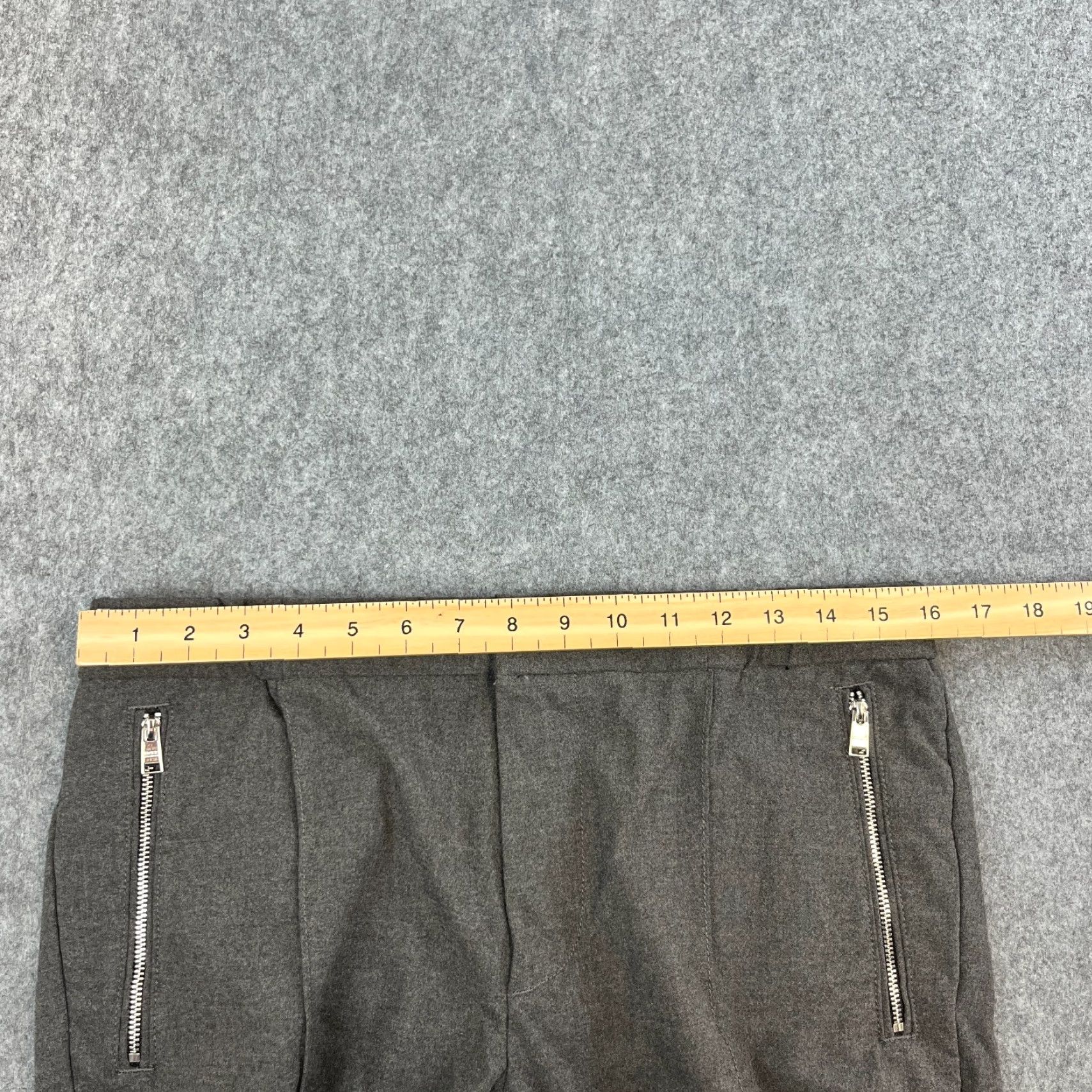Vintage Hugo Boss Mens Chino Trousers Pants Slim Tapered Fit 30 Grey Pleated Zip Pkts Size US 30 / EU 46 - 6 Thumbnail