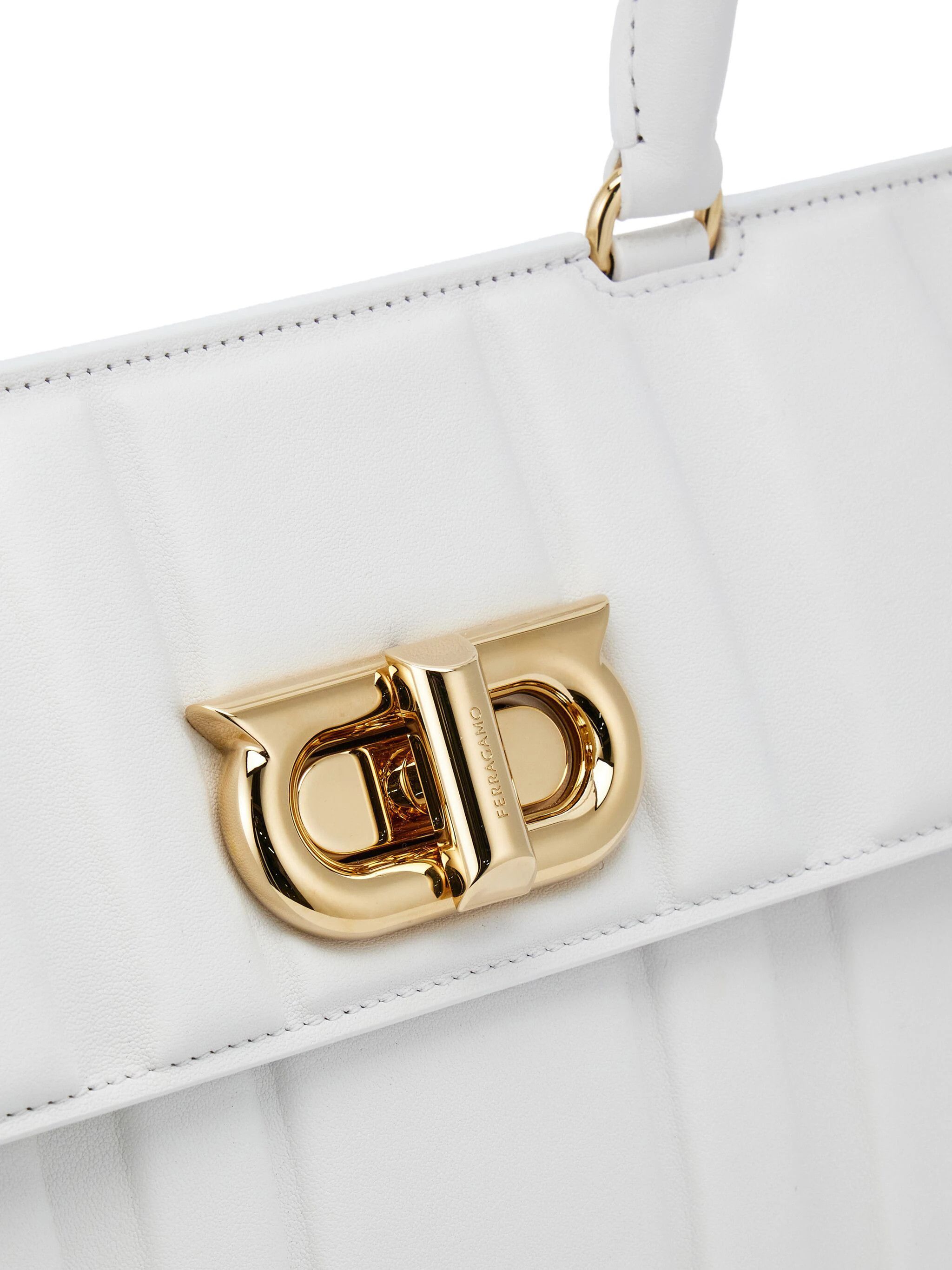 Salvatore Ferragamo o1s1rm0924 Size: OS / Embosse Shoulder Bag in Optic White Size ONE SIZE - 6 Thumbnail