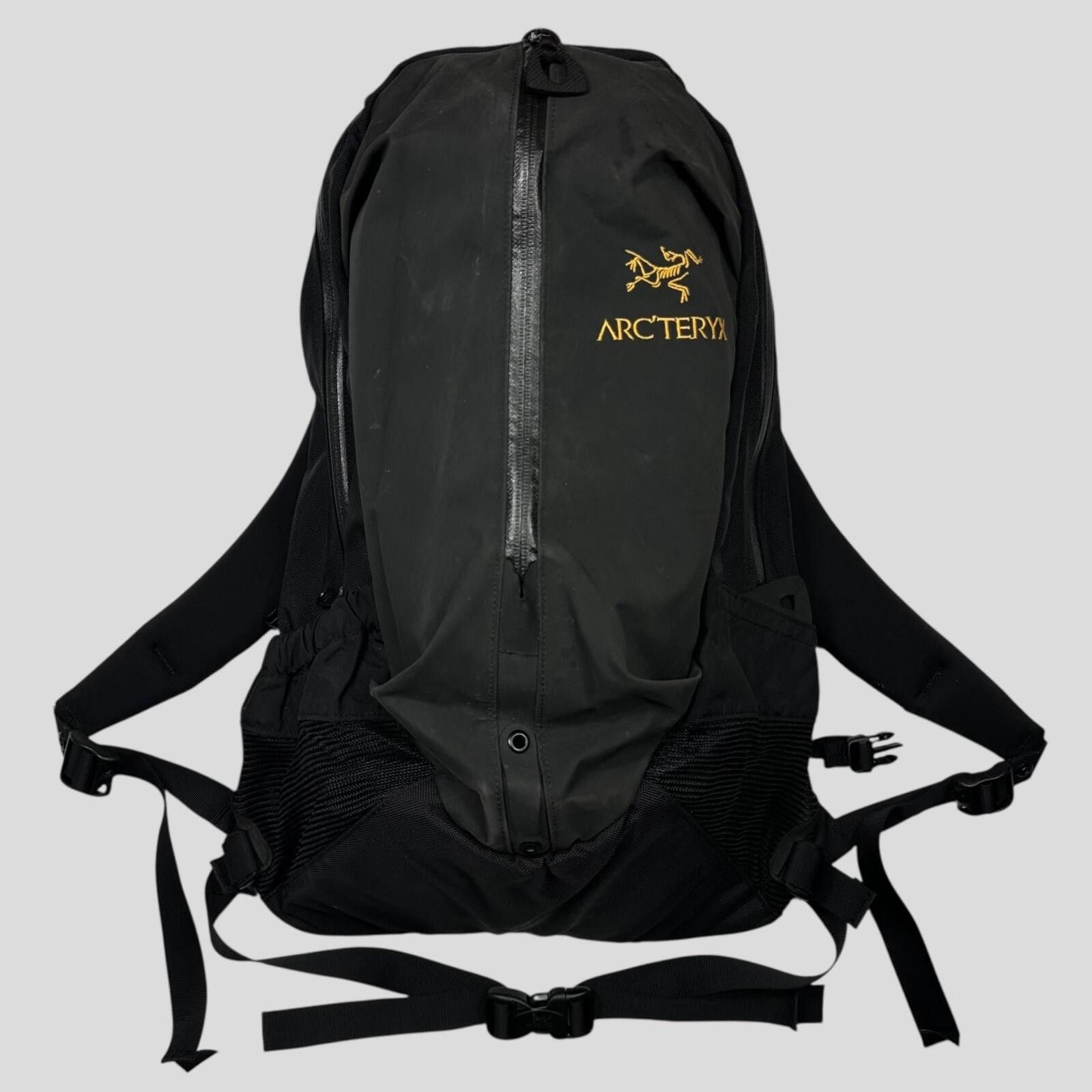 Arc'teryx Arc’teryx Arro 22 Waterproof Backpack - 24k Gold Size ONE SIZE - 1 Thumbnail