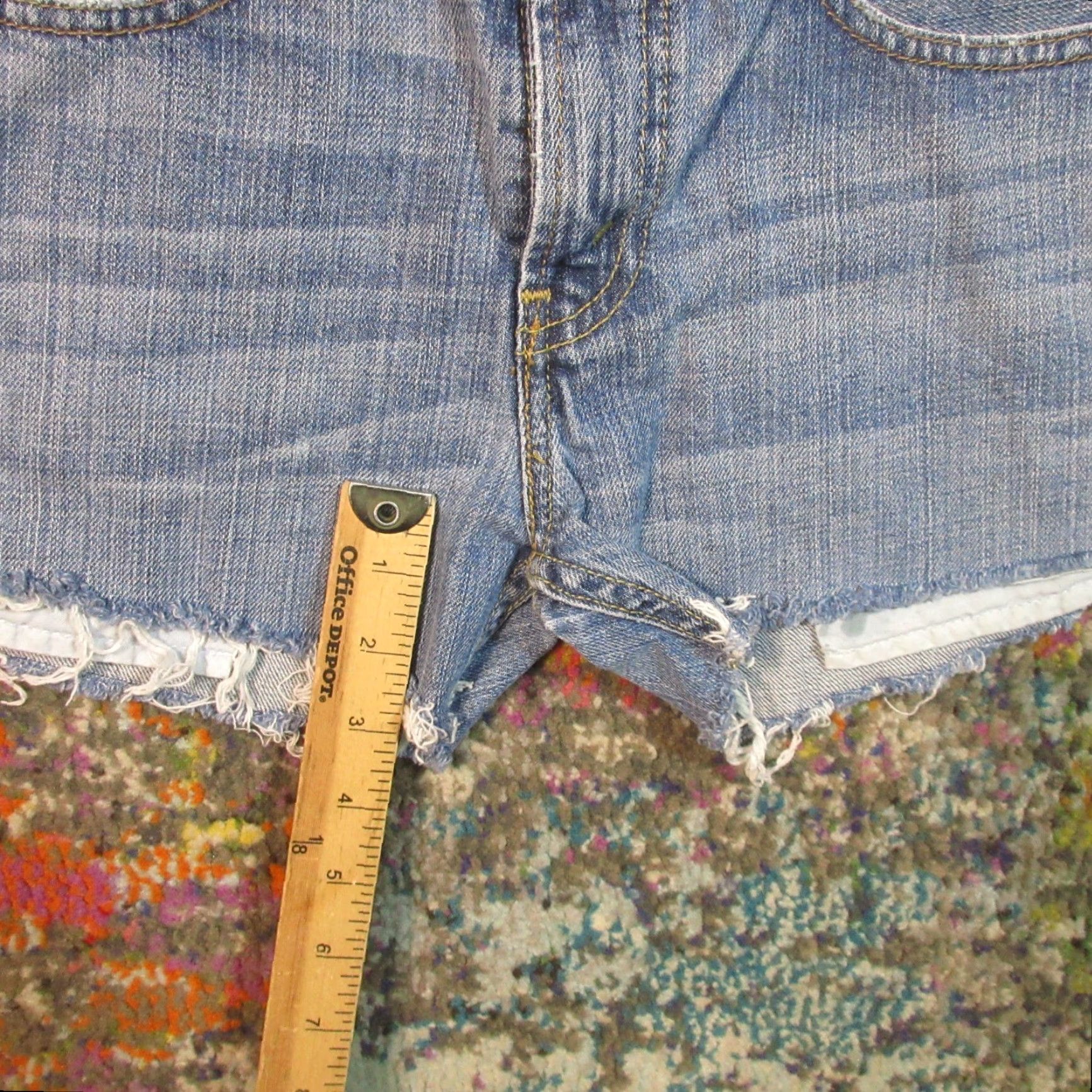Levi's Levi's Denim Cut Off Shorts Bermuda 30 Women 3 Inseam Medium Wash Blue Pockets Zip Front Casual Summer Mens Womens Boys Girls Size 30" / US 8 / IT 44 - 6 Thumbnail