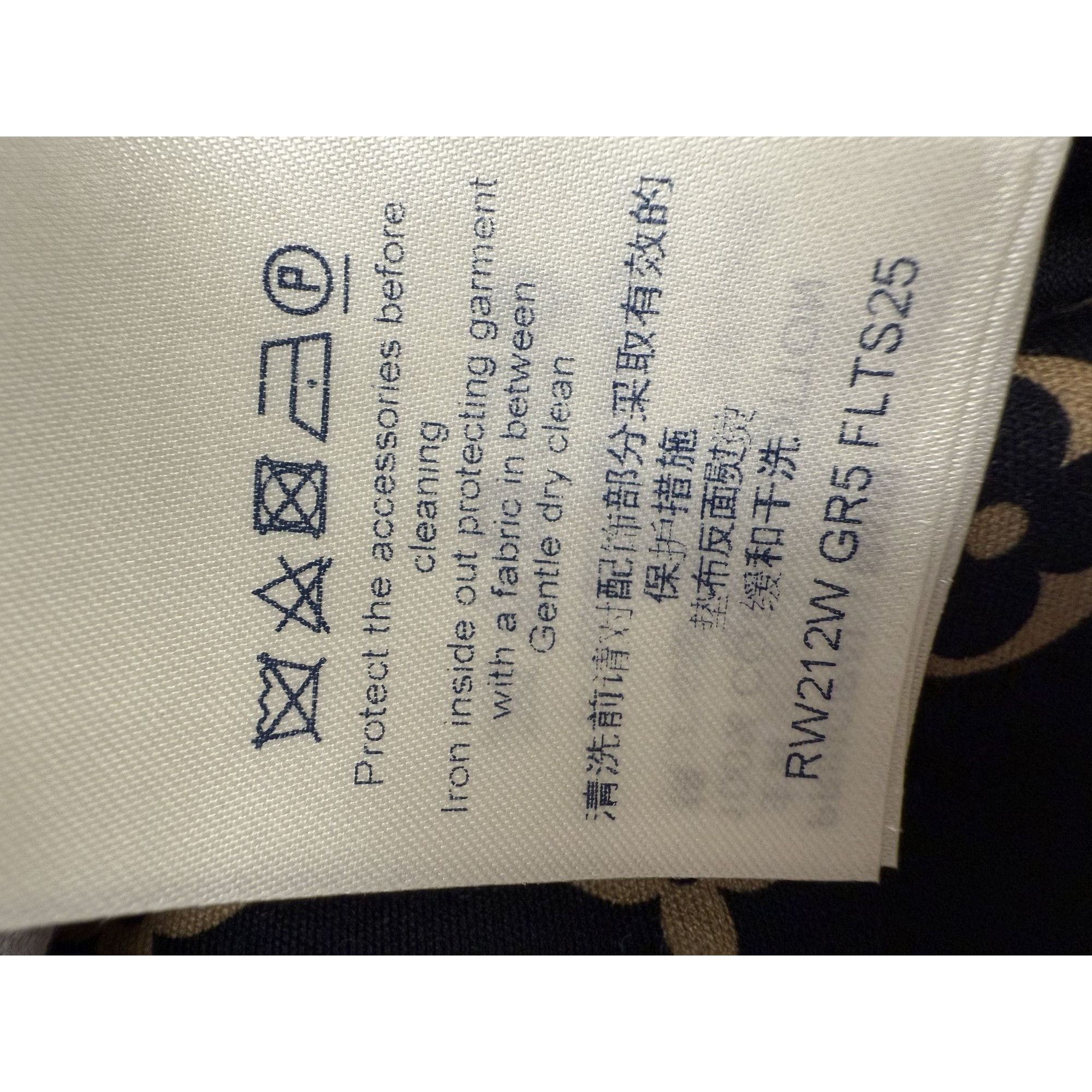 Louis Vuitton Louis Vuitton Black Monogram Print T-Shirt With Chain Accent Size S / US 4 / IT 40 - 14 Thumbnail