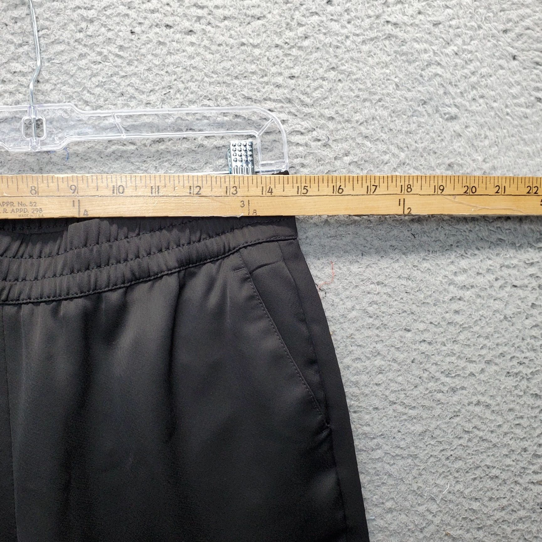 Banana Republic Banana Republic Womens S Pants Jogger Black Athletic Cargo Pockets Elastic Waist Size 28" / US 6 / IT 42 - 5 Thumbnail