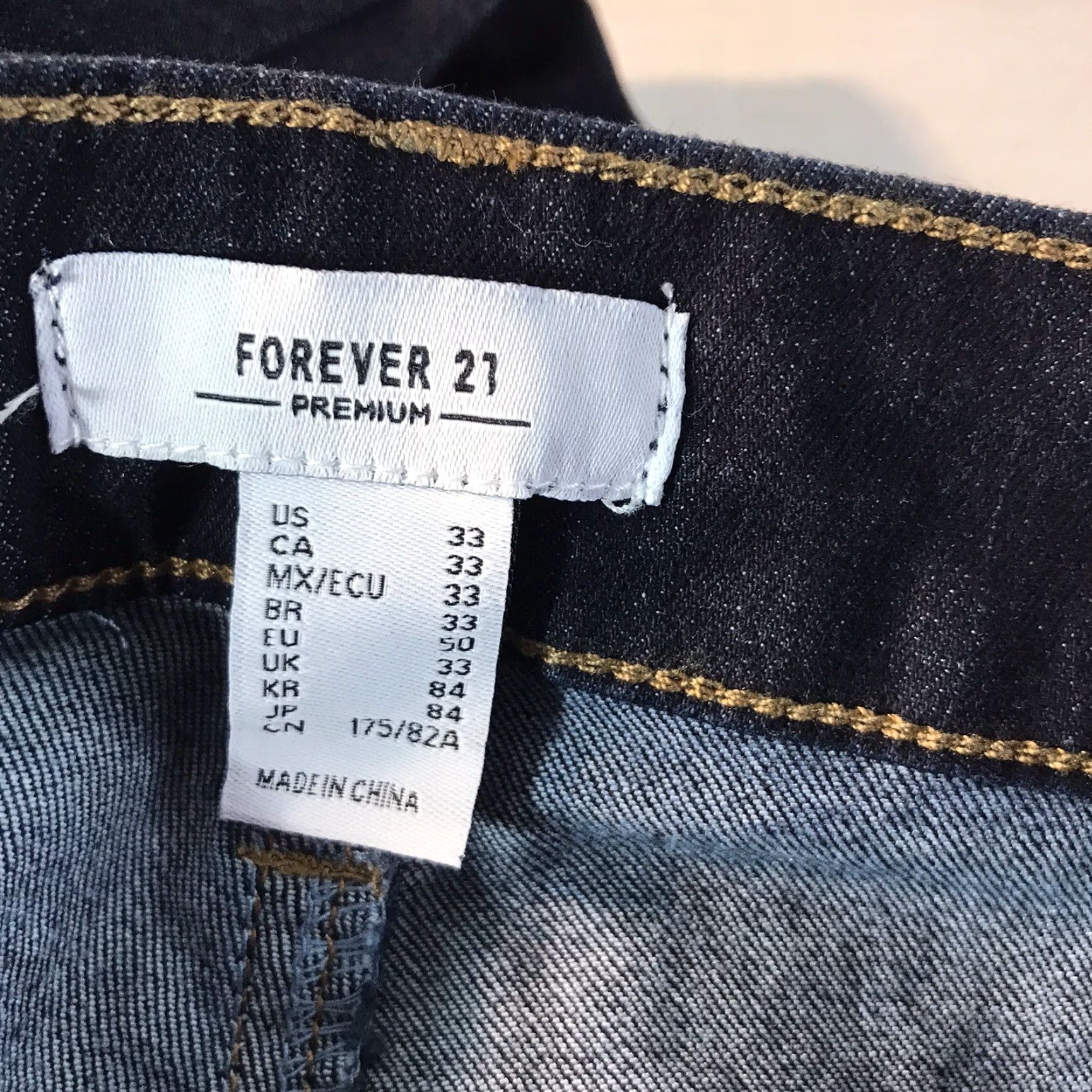 Forever 21 VINTAGE Forever 21 High Rise Flare Jeans Womens Size 33 Blue Denim Slim Fit 90s Bohemian Size 24" / US 00 / IT 34 - 7 Thumbnail