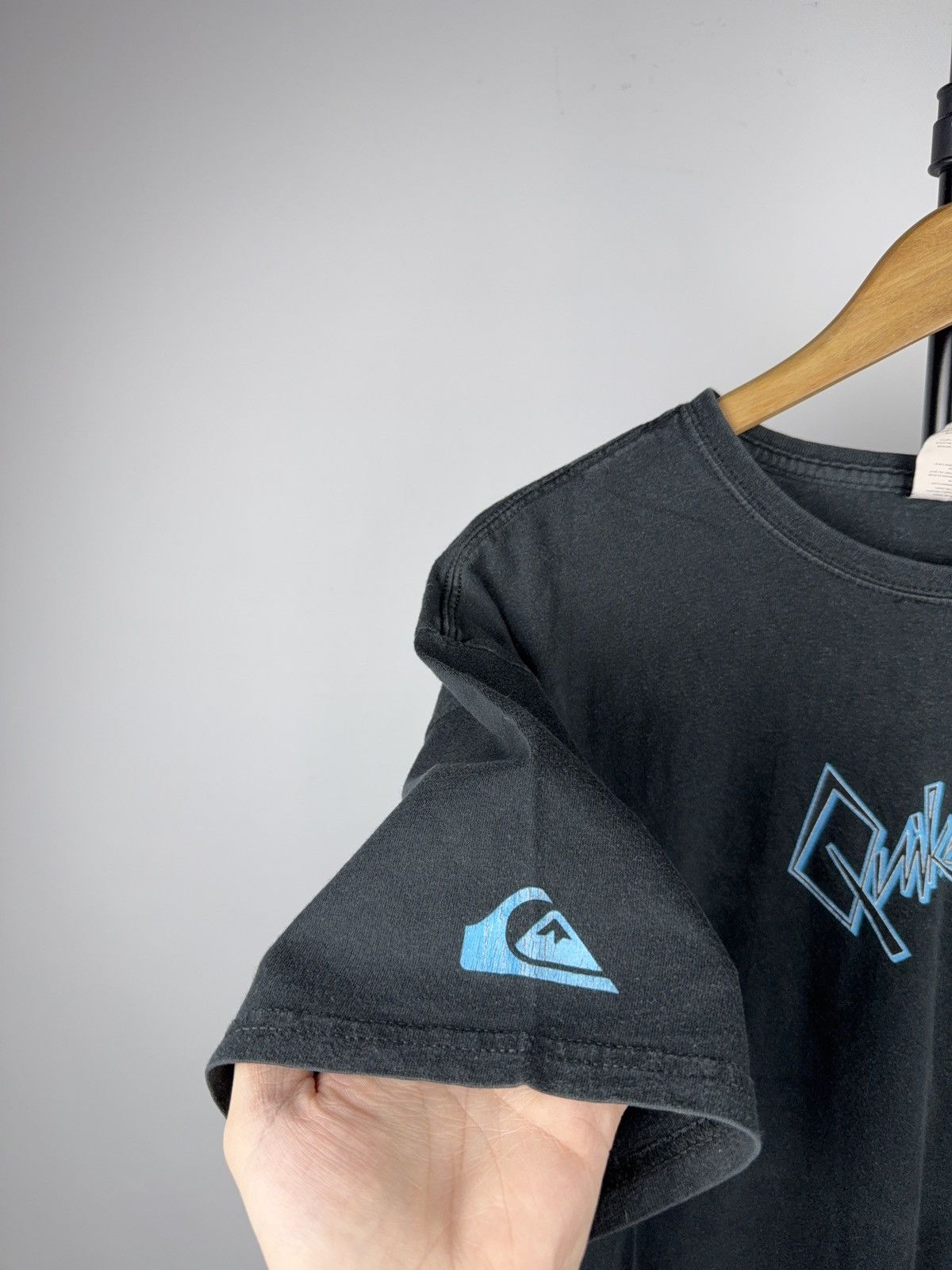 Quiksilver 00s Vintage Quiksilver Graphic Y2K Skate Surf T Shirt Size US L / EU 52-54 / 3 - 2 Thumbnail