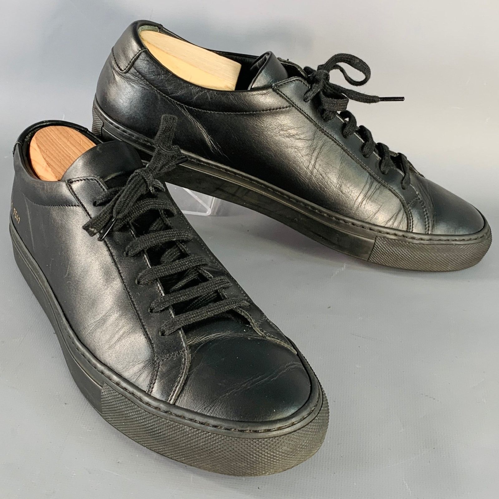 Common Projects COMMON PROJECTS Size 8 Black Leather Low Top Sneakers Size US 8 / EU 41 - 1 Thumbnail