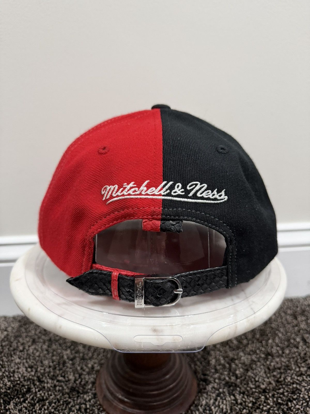 Just Don × Mitchell & Ness Just Don x Mitchell & Ness Chicago Bulls Split Red/Black Hat Size ONE SIZE - 3 Thumbnail