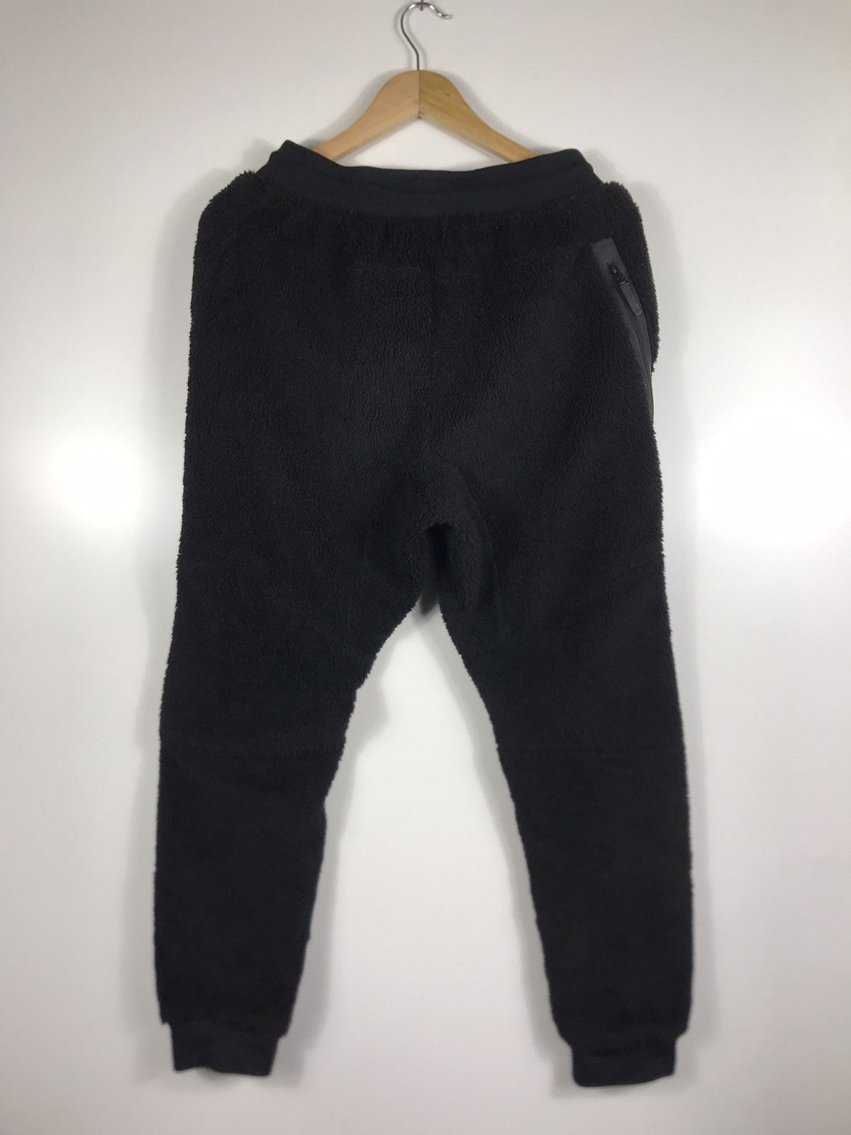 Nike 🔥Nike Embroidered Sherpa Fleece Zipper Sweatpants Size US 33 - 11 Thumbnail