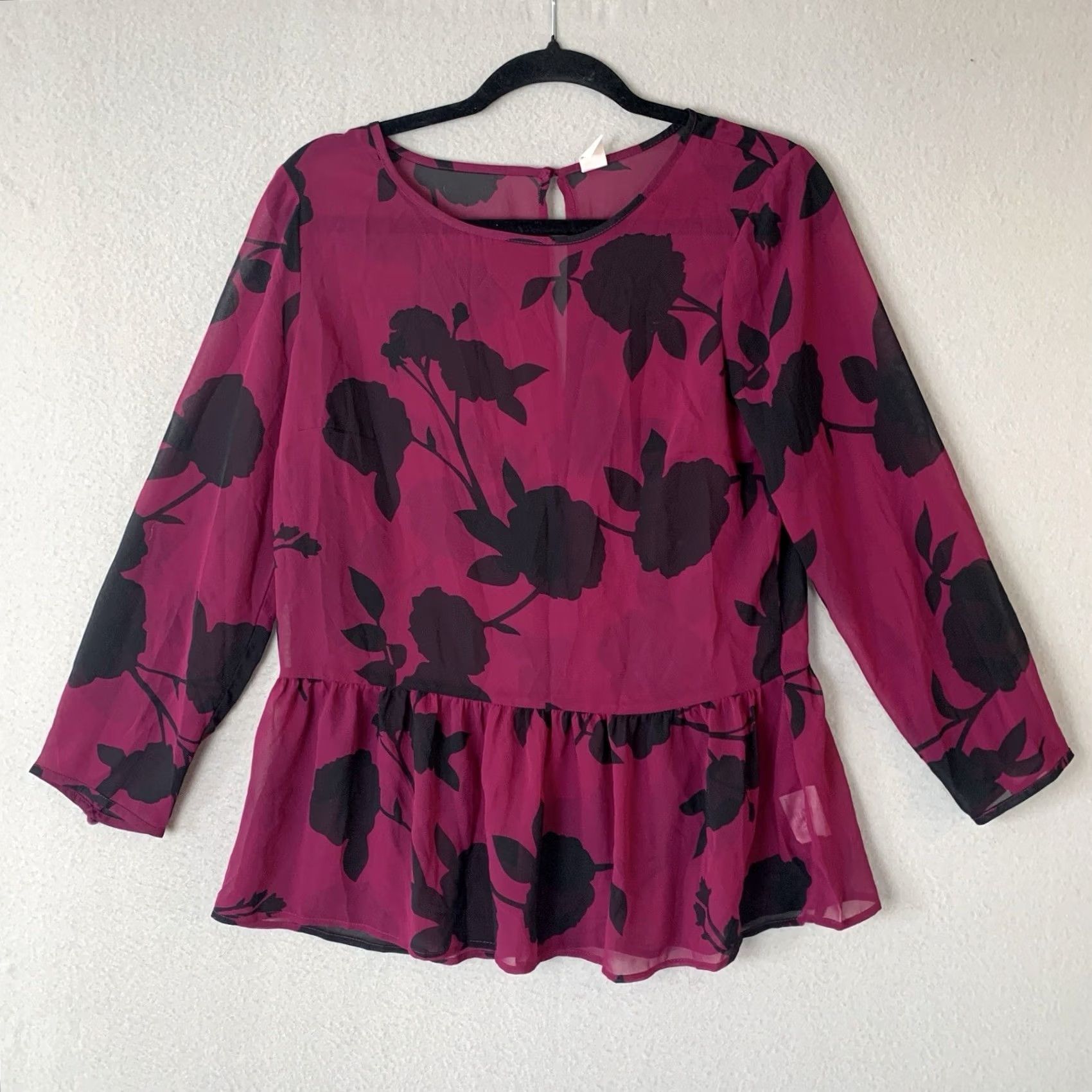 Old Navy VINTAGE Old Navy Blouse Women's S Tall Purple Floral Sheer Chiffon Round Neck Long Sleeve Pullover Casual Workwear Lagenlook Boho Hippie Gothic Size S / US 4 / IT 40 - 2 Thumbnail