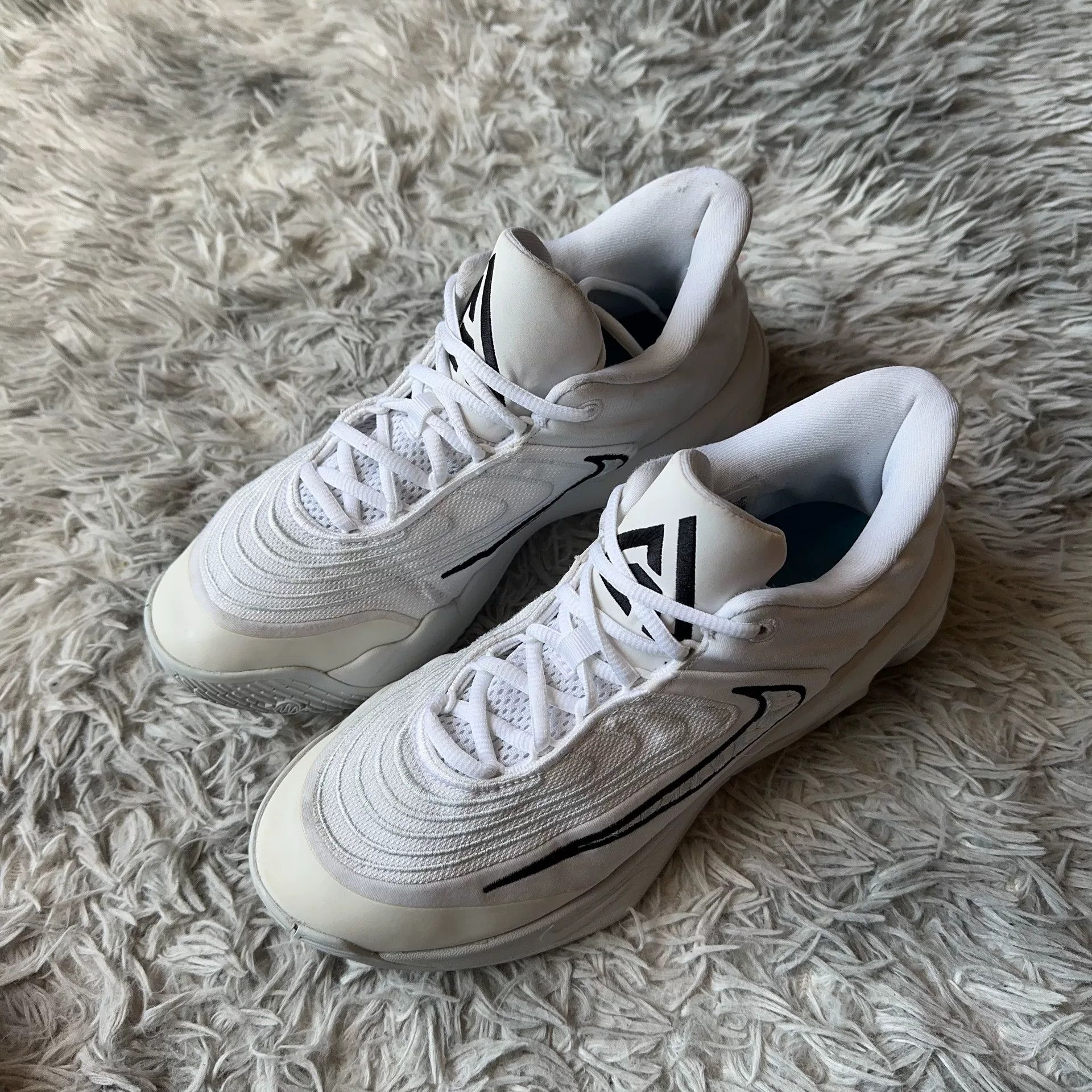 Nike Nike White Lowtop Sneakers 42 Men Size US 9 / EU 42 - 1 Thumbnail