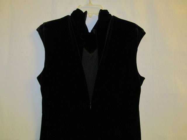 Calvin Klein Elegant Black Velvet Sleeveless Dress with Pin Detail Size M / US 6-8 / IT 42-44 - 2 Thumbnail