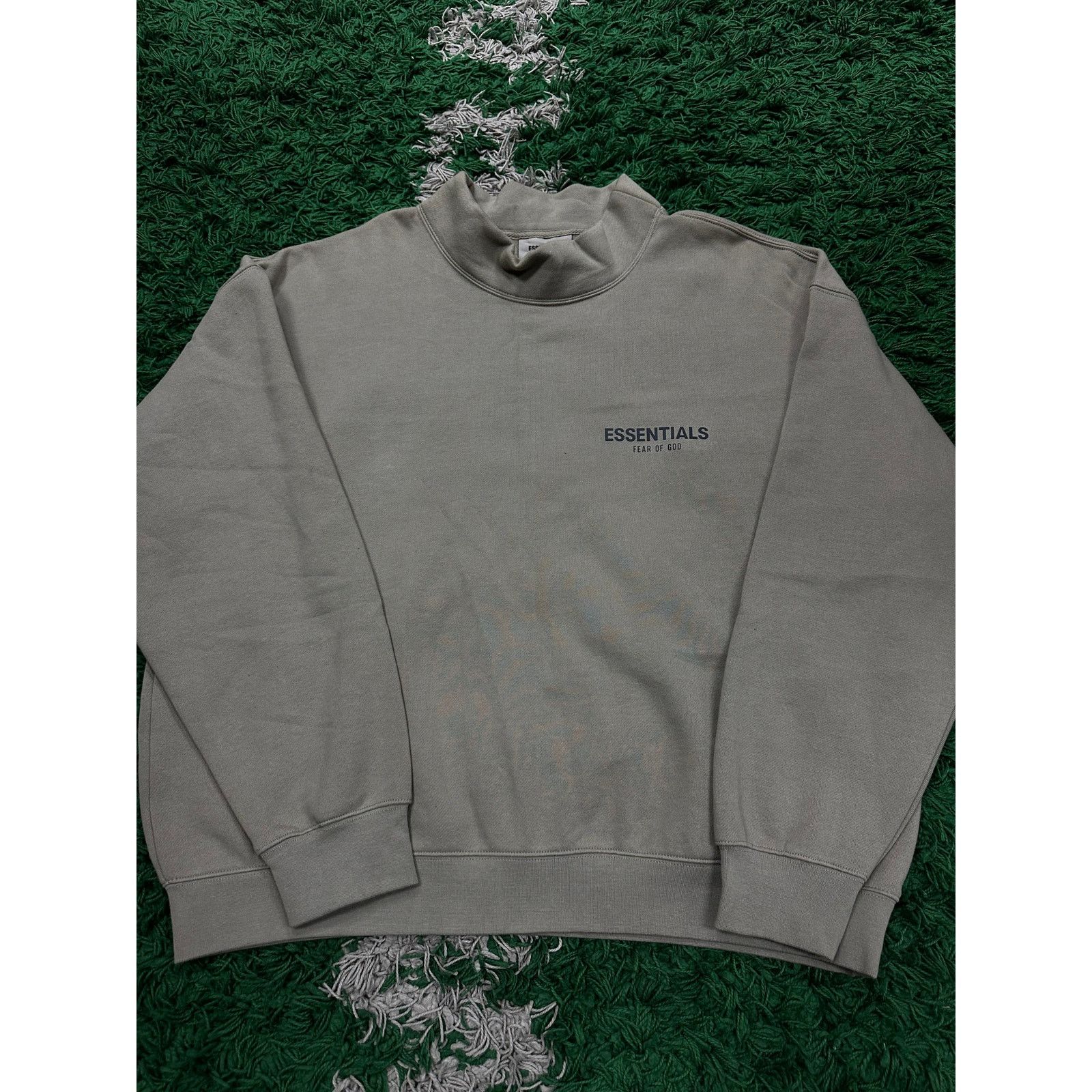 Essentials Essentials Crewneck Moss Used Large Size US L / EU 52-54 / 3 - 1 Thumbnail