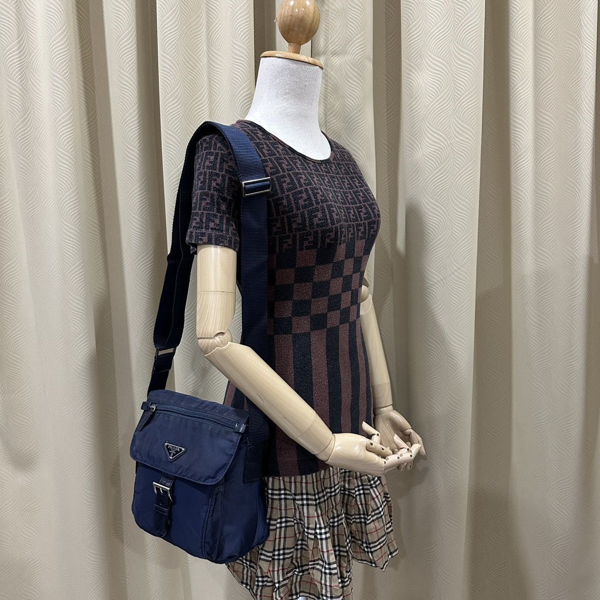 Prada AUTHENTIC PRADA VITELLO TRIMMED TESSUTO DOUBLE BUCKLE BAG Size ONE SIZE - 1 Thumbnail