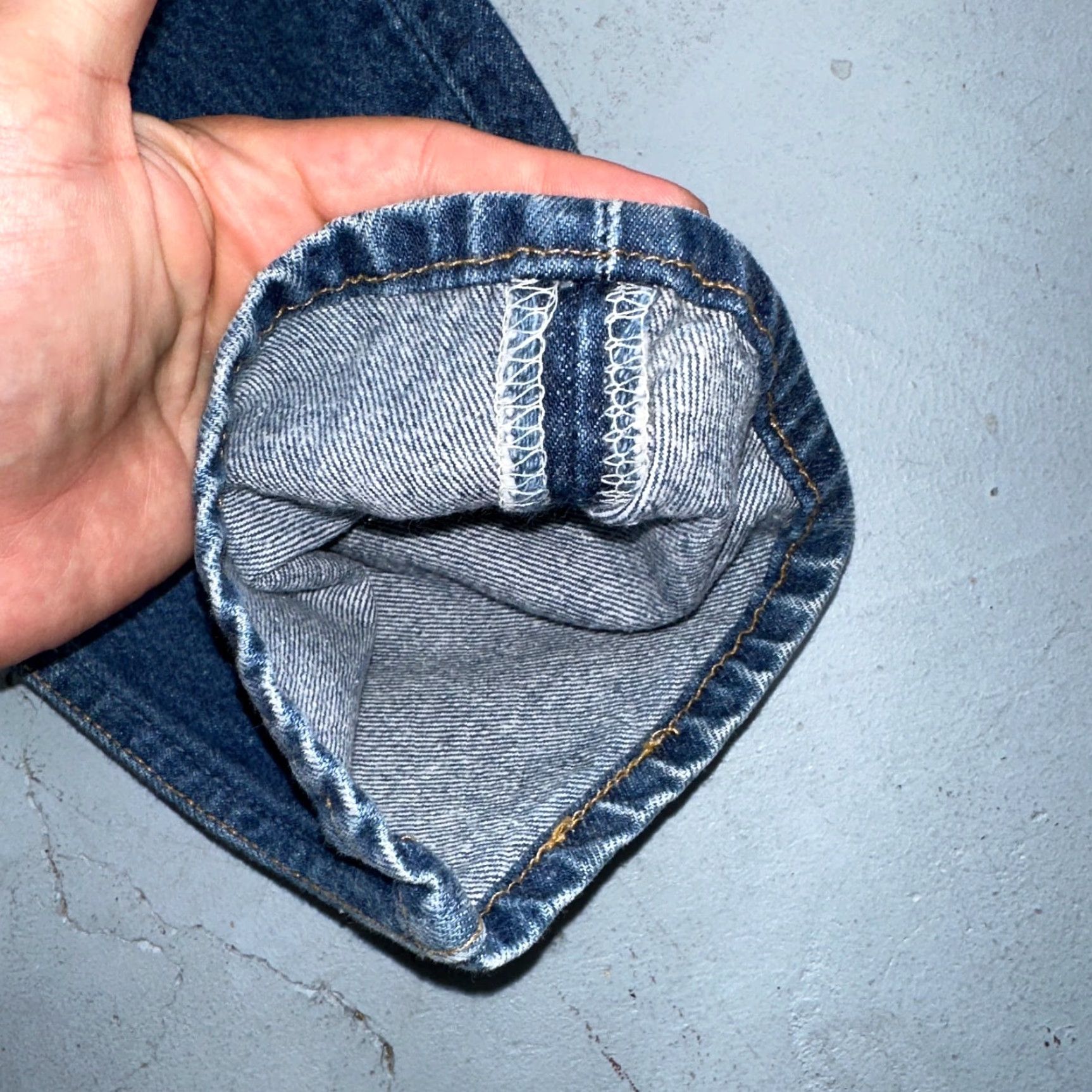 Levi's VINTAGE Levi's 501 Jeans 90s USA Straight Leg Blue Med Wash 32x33 Mens Size US 32 / EU 48 - 4 Thumbnail