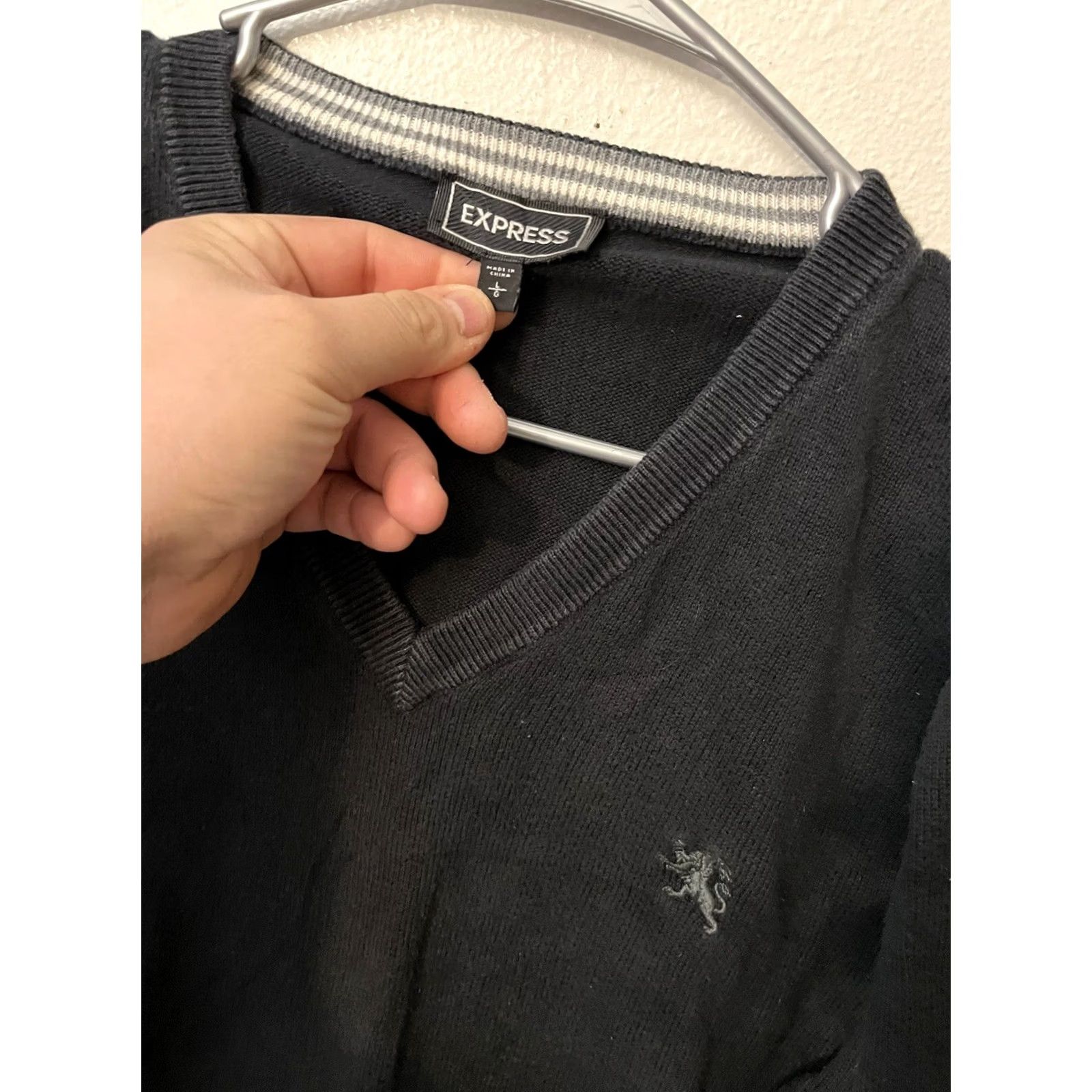 Express Express Sweater Mens Size Large Black V-Neck Cotton Pullover Size US L / EU 52-54 / 3 - 2 Thumbnail