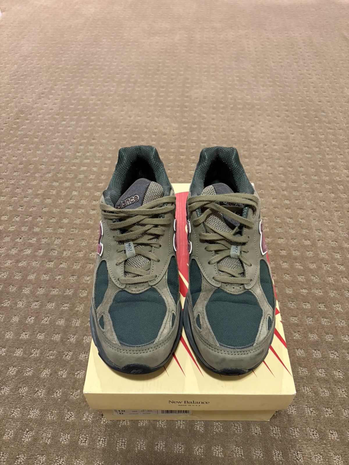 New Balance New Balance 990v3 Size US 10 / EU 43 - 3 Thumbnail