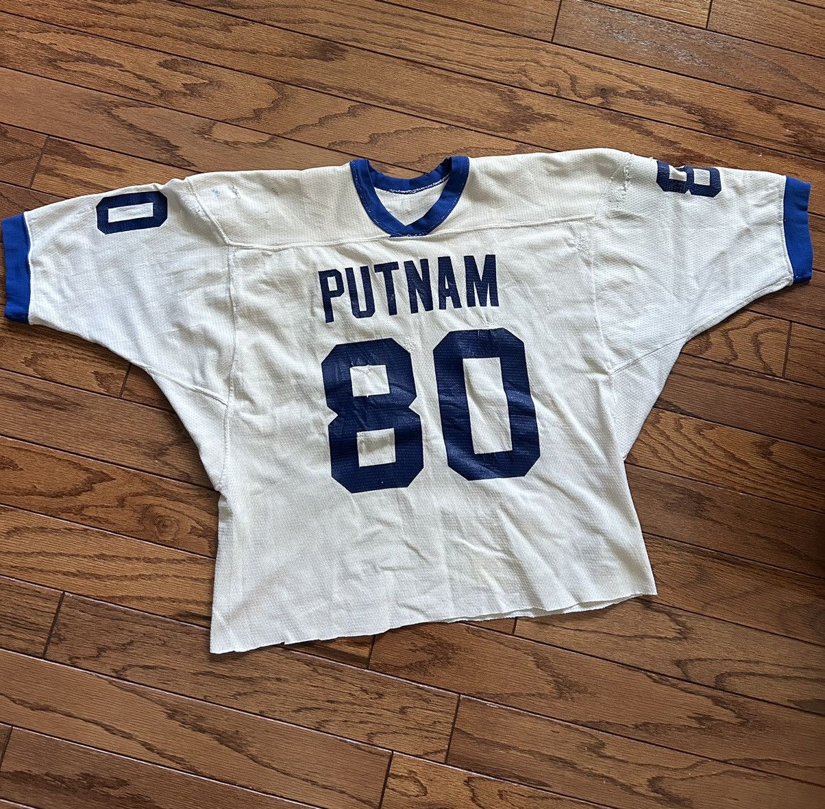 Vintage Vintage thrashed white football jersey Size US L / EU 52-54 / 3 - 1 Thumbnail