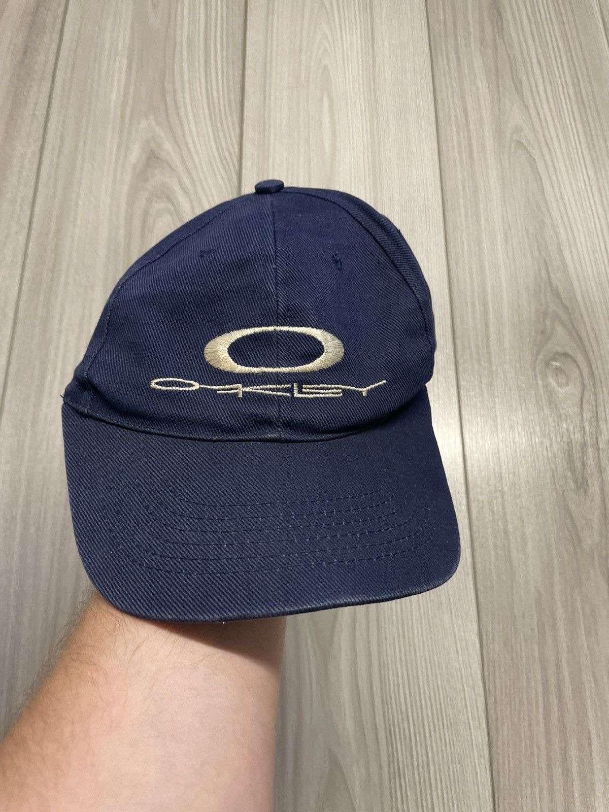 Oakley × Vintage Vintage Oakley matter distressed Hat Cap y2k Size ONE SIZE - 1 Thumbnail