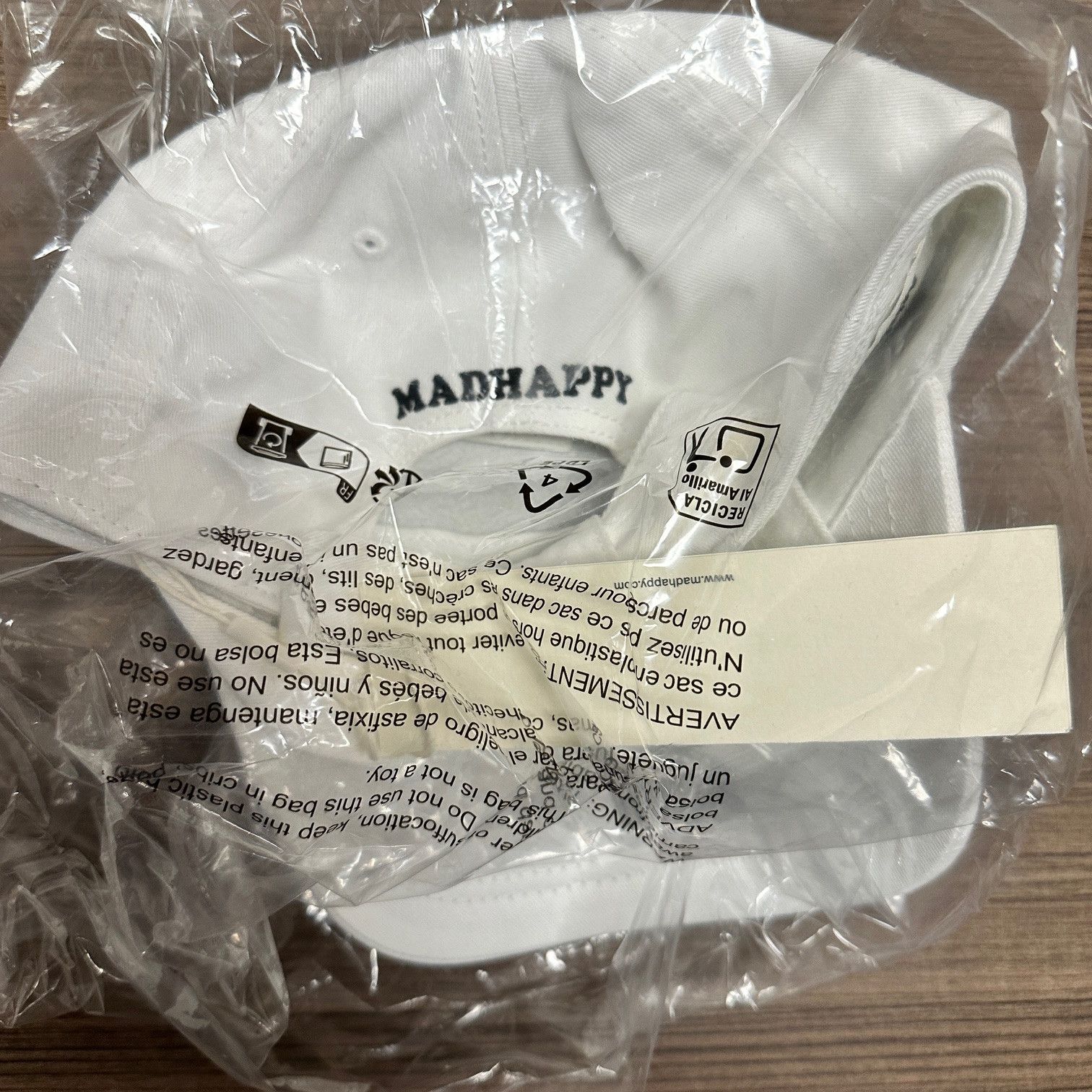 Madhappy Madhappy x Disney Mickey Mouse Bowtie ’47 Clean Up OS Size ONE SIZE - 2 Thumbnail