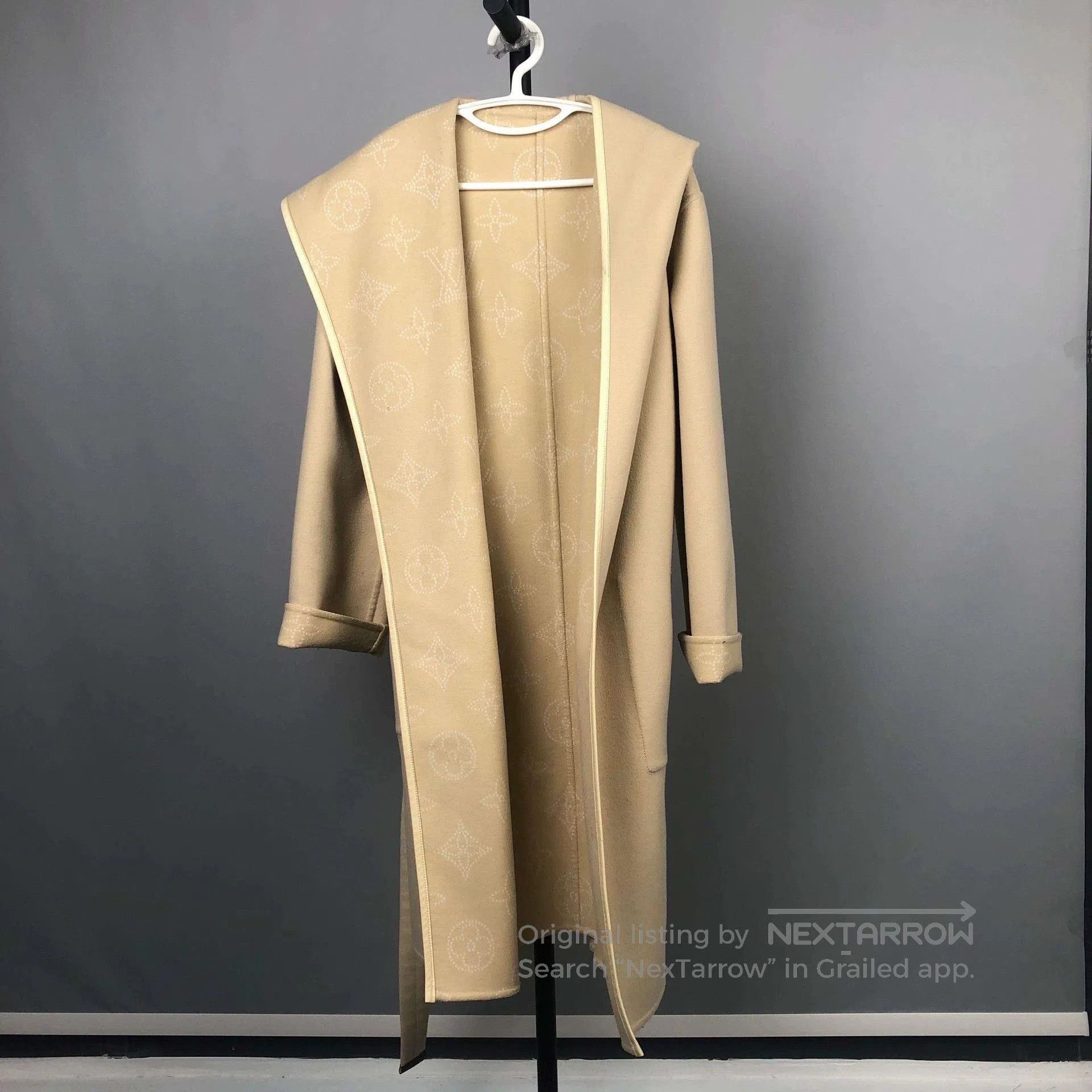 Louis Vuitton LV Wool Double-Sided Hooded Coat. Size US XS / EU 42 / 0 - 1 Thumbnail