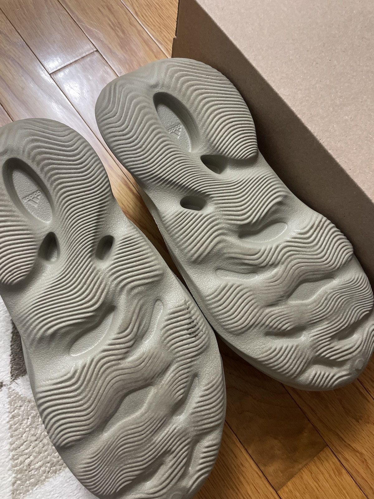 Adidas × Yeezy Yeezy Foam Runner Stone Salt Size US 9 / EU 42 - 2 Thumbnail