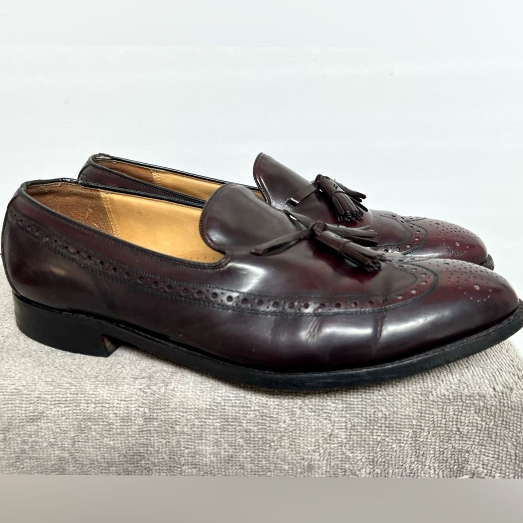 Johnston & Murphy Johnston & Murphy Aristocraft Men’s Tassel Loafers – Size 11 Burgundy Leather Loafer Mens Shoes Brown Leather Size US 11 / EU 44 - 3 Thumbnail