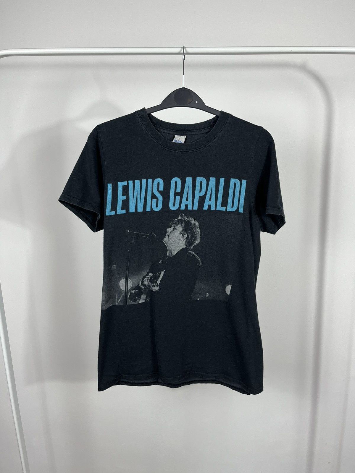 Gildan Lewis Capaldi Black Concert Tour T-Shirt Gildan Softstyle S Size US S / EU 44-46 / 1 - 1 Thumbnail
