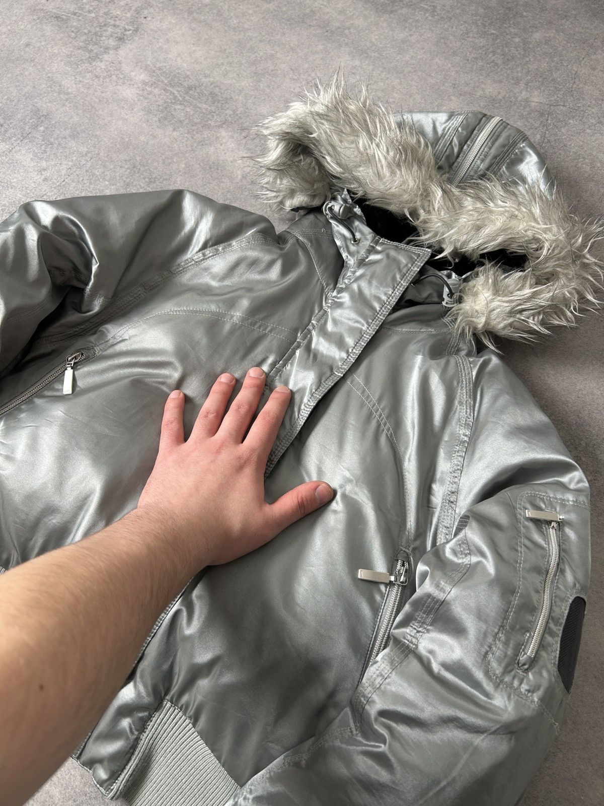 Nike Archive Nike B-2 silver puffer bombers jacket Size US M / EU 48-50 / 2 - 5 Thumbnail