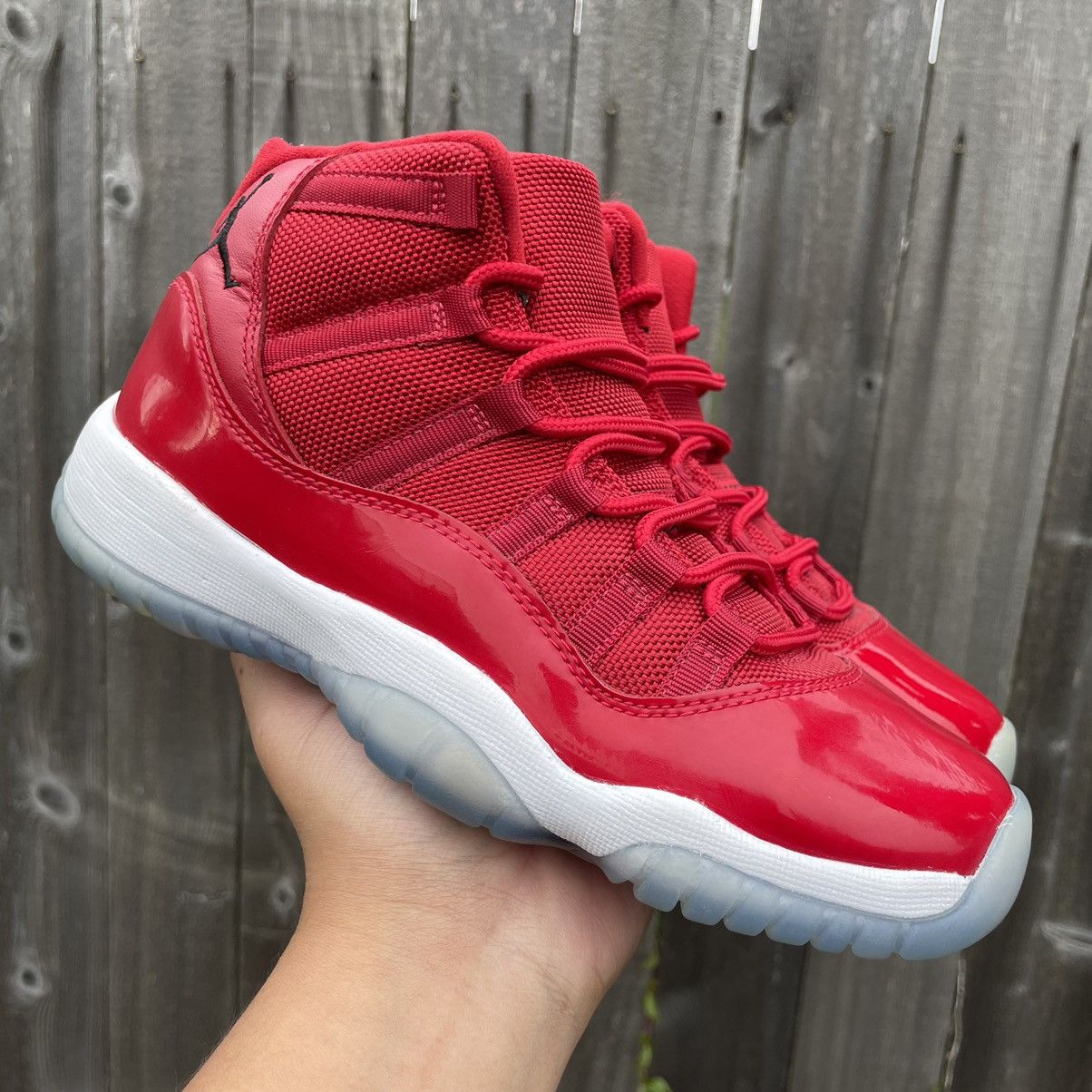 Nike air Jordan 11 win like 96 size 4y