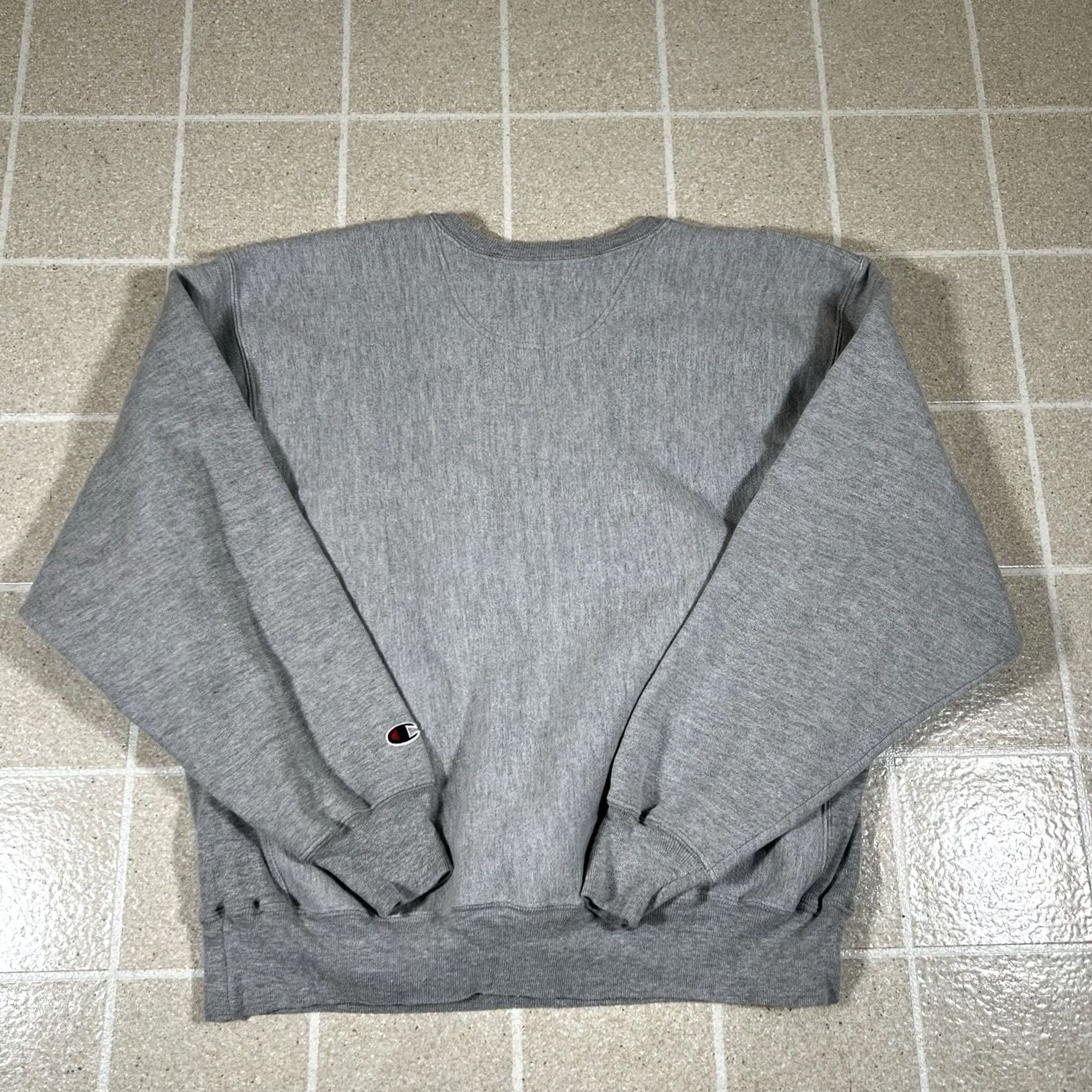 Champion Champion Reverse Weave Sweatshirt Pullover Large Light Gray Men Adults Mens Regular Size L Gray Reversible Sweatshirt Size US L / EU 52-54 / 3 - 4 Thumbnail