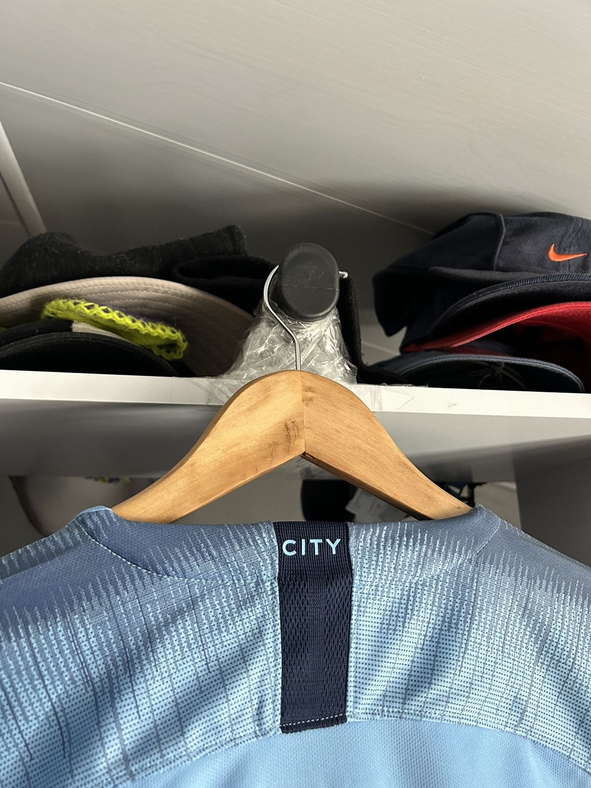 Nike Manchester City Nike Home 2018/19 soccer jersey Size US S / EU 44-46 / 1 - 6 Thumbnail
