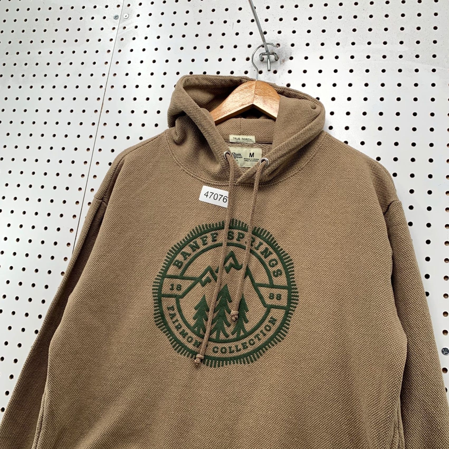 Vintage river wear Banff Springs Hoodie Sweatshirt Mens M Brown Logo Hooded Outdoor Canada Size US M / EU 48-50 / 2 - 6 Thumbnail