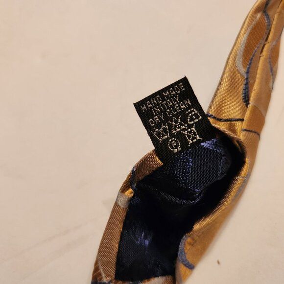 Bachrach Bachrach men's 100%silk tie 4" X 57 1/2" made in Italy Size ONE SIZE - 4 Thumbnail