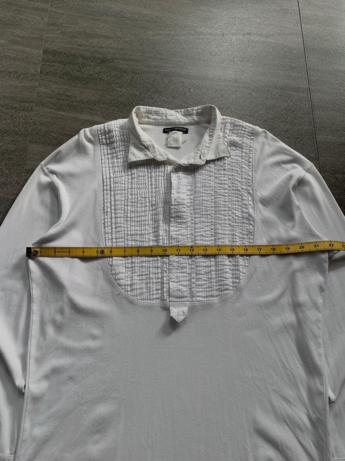 Issey Miyake FREE TAX! Half Buttoned Pleated Ls Shirt Size US L / EU 52-54 / 3 - 9 Thumbnail