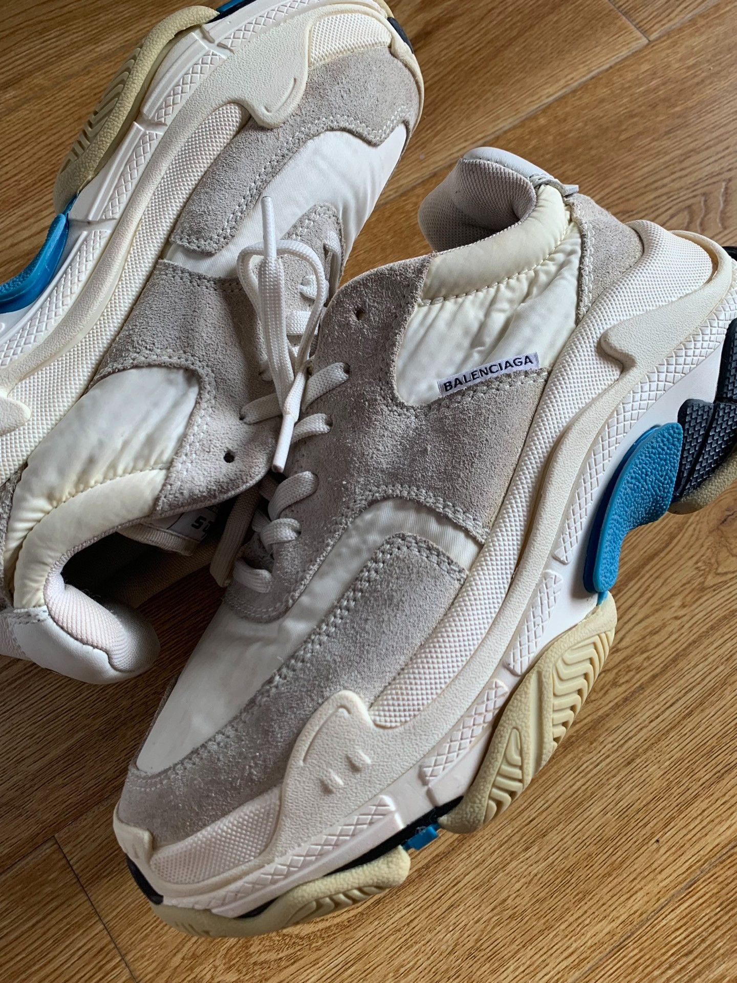 Balenciaga Balenciaga Triple S Sneakers Size US 5 / IT 35 - 1 Thumbnail