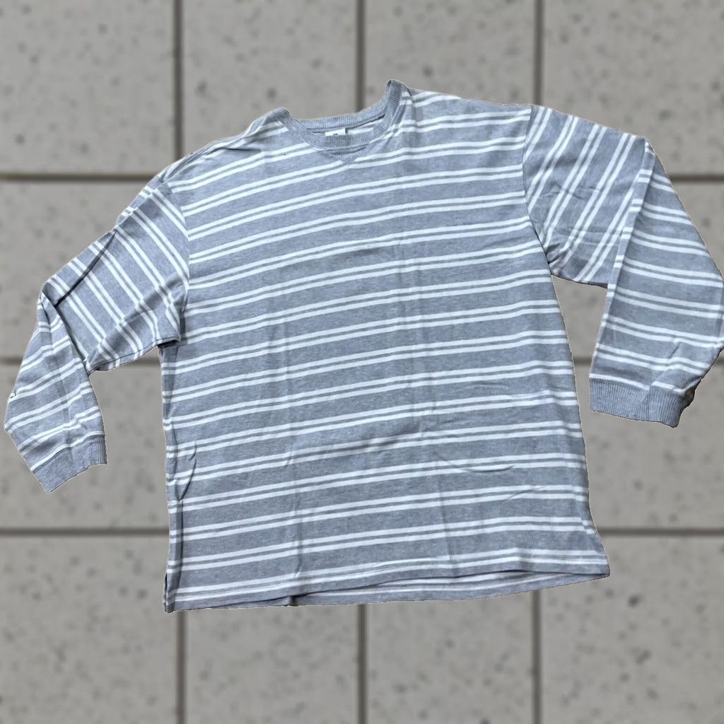 Old Navy VINTAGE OLD NAVY Striped Crew Neck Sweater Mens 2XL Gray White Preppy Casual Knit Pullover Short description Size US XXL / EU 58 / 5 - 1 Thumbnail